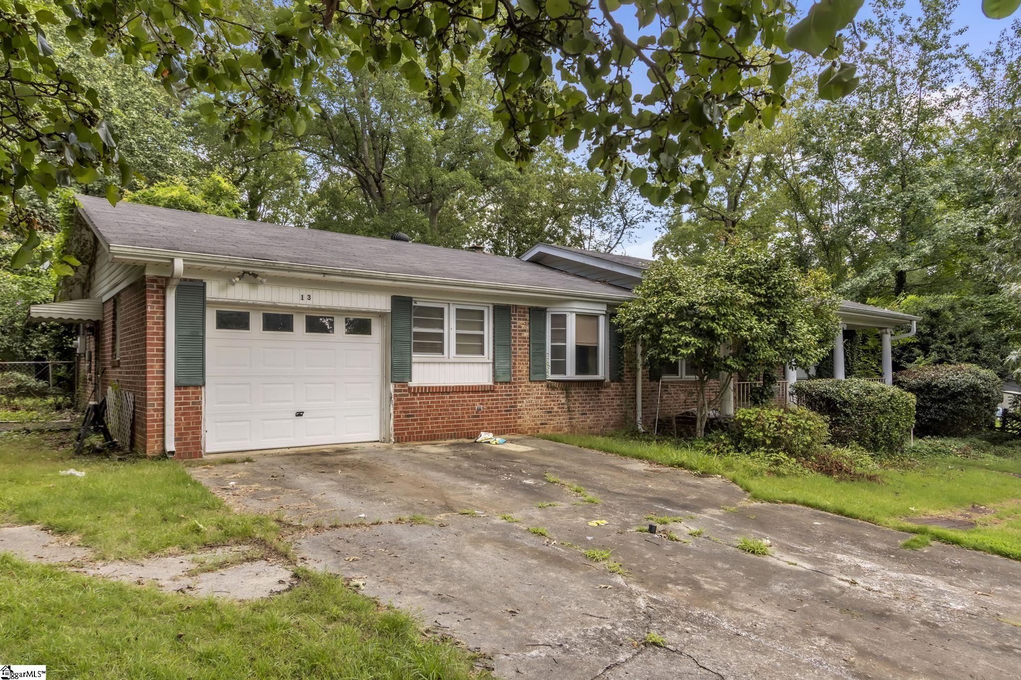 13 Bedford Lane Taylors, SC 29687-3994