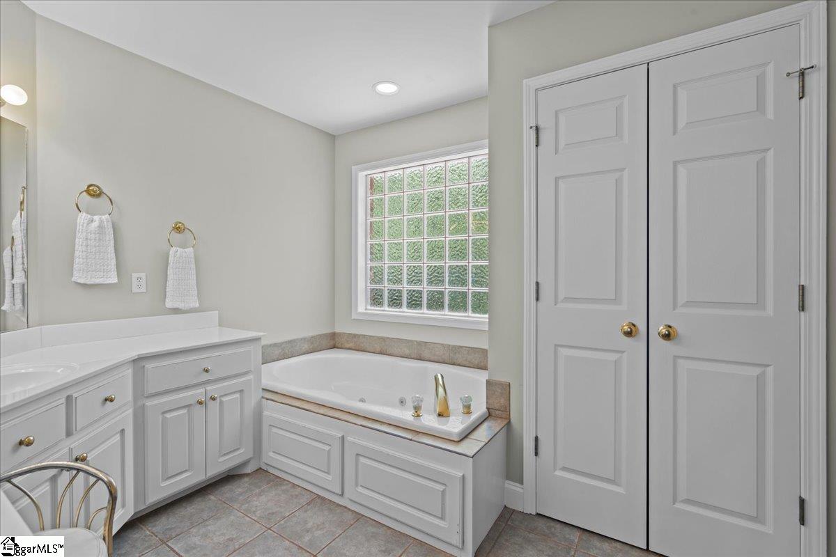 155 Lake Park Drive Spartanburg, SC 29306