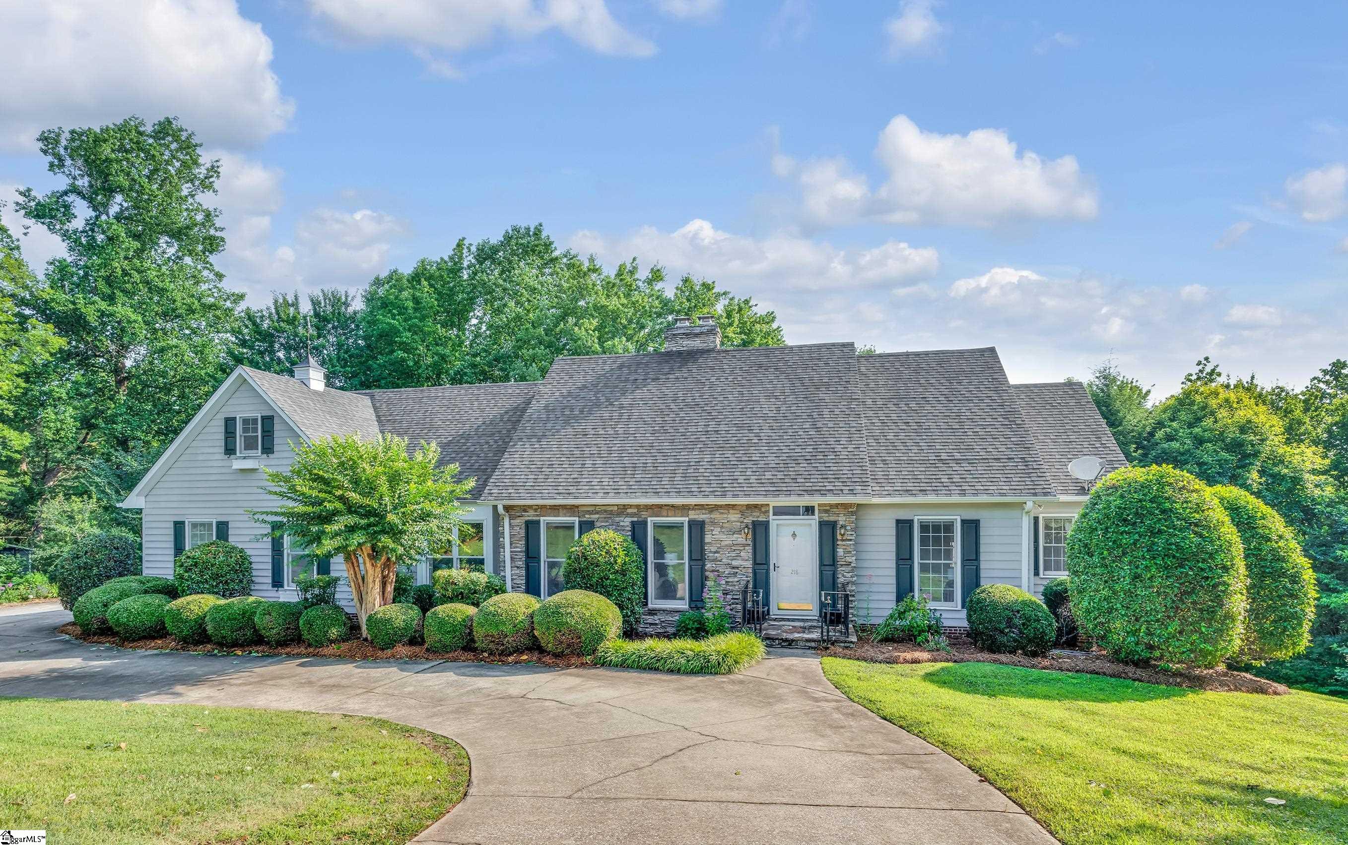 218 Fairview Drive Greenville, SC 29609