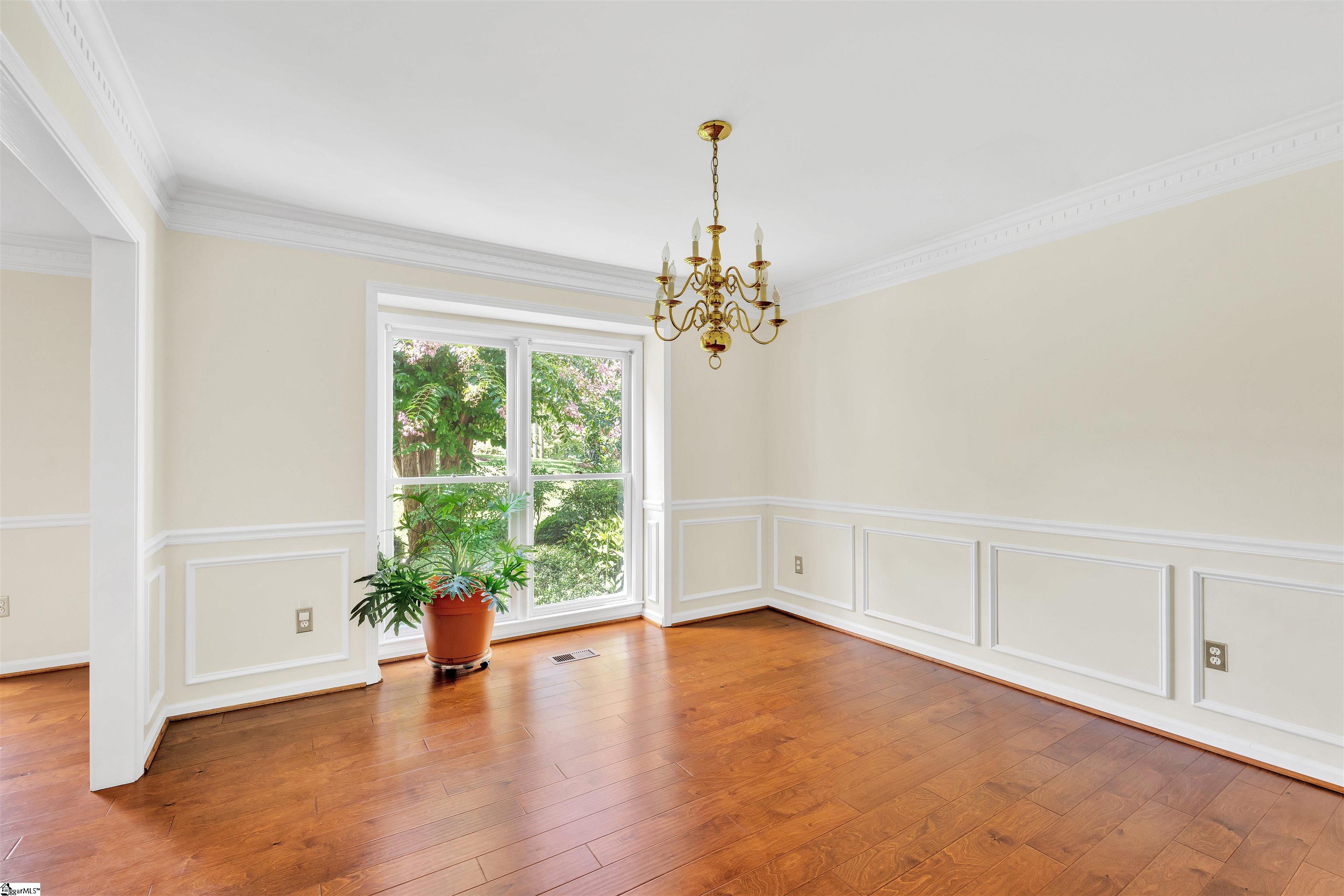 218 Fairview Drive Greenville, SC 29609