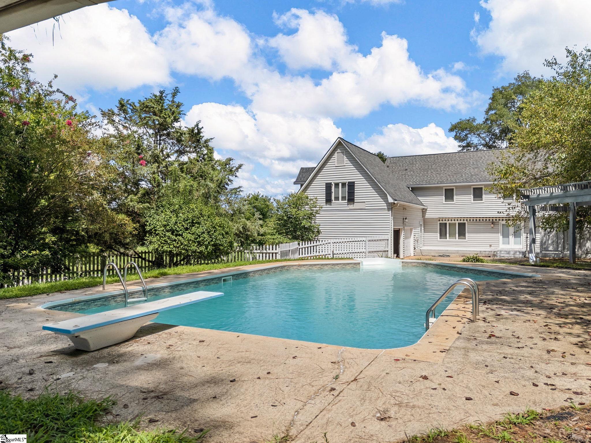 100 Heritage Hills Drive Spartanburg, SC 29307