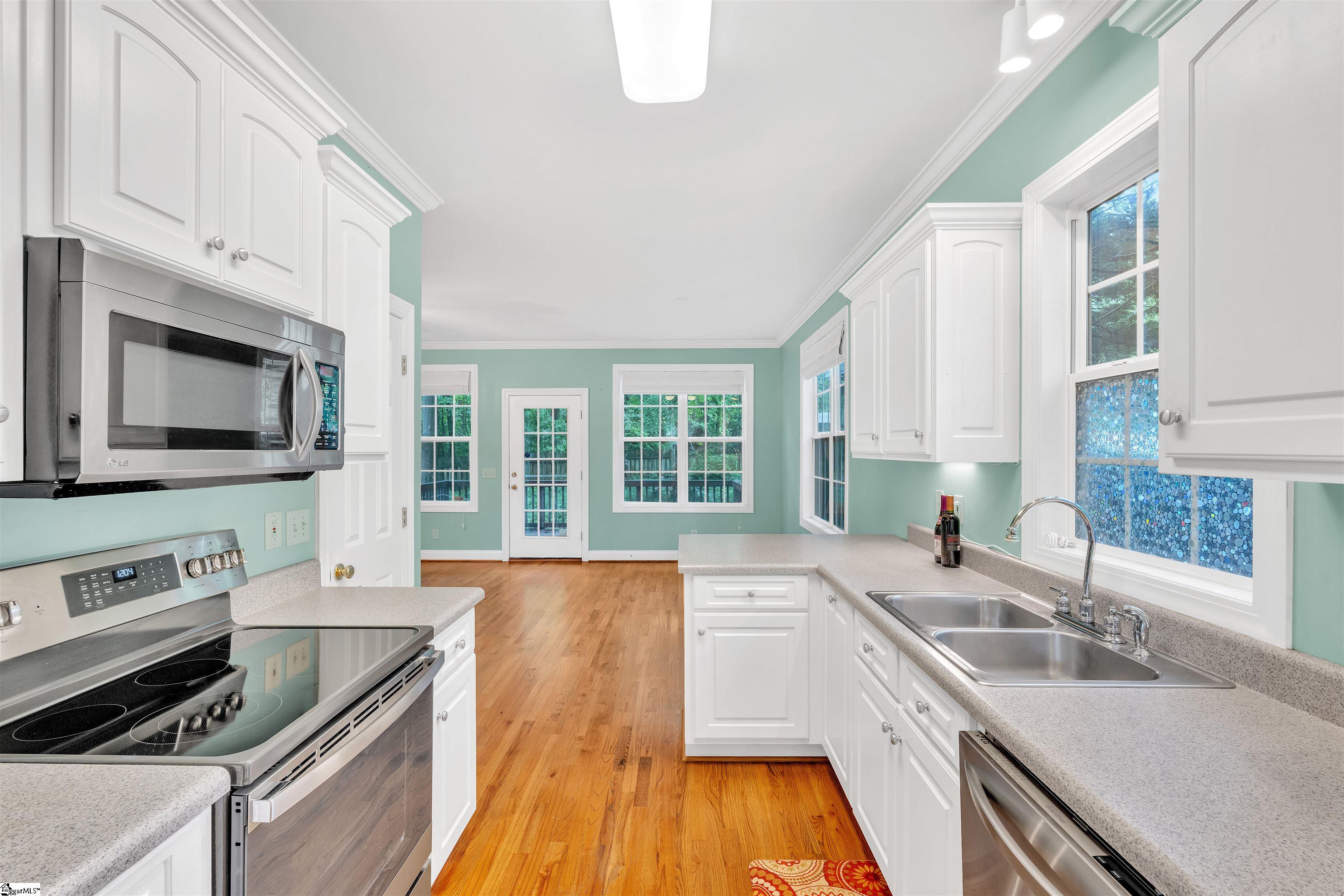1038 Summit Drive Greenville, SC 29609