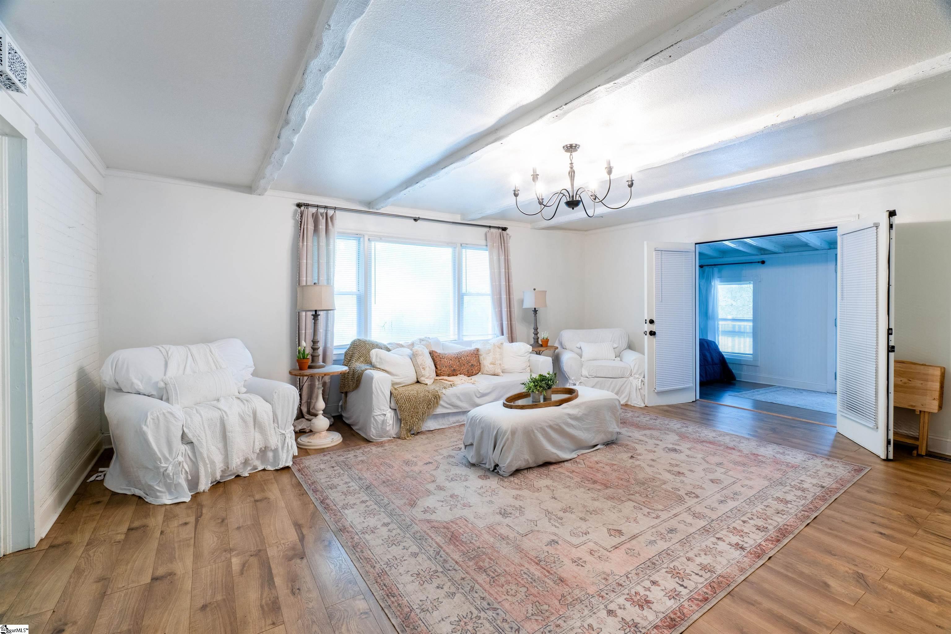 14 Circle Drive Greenville, SC 29617