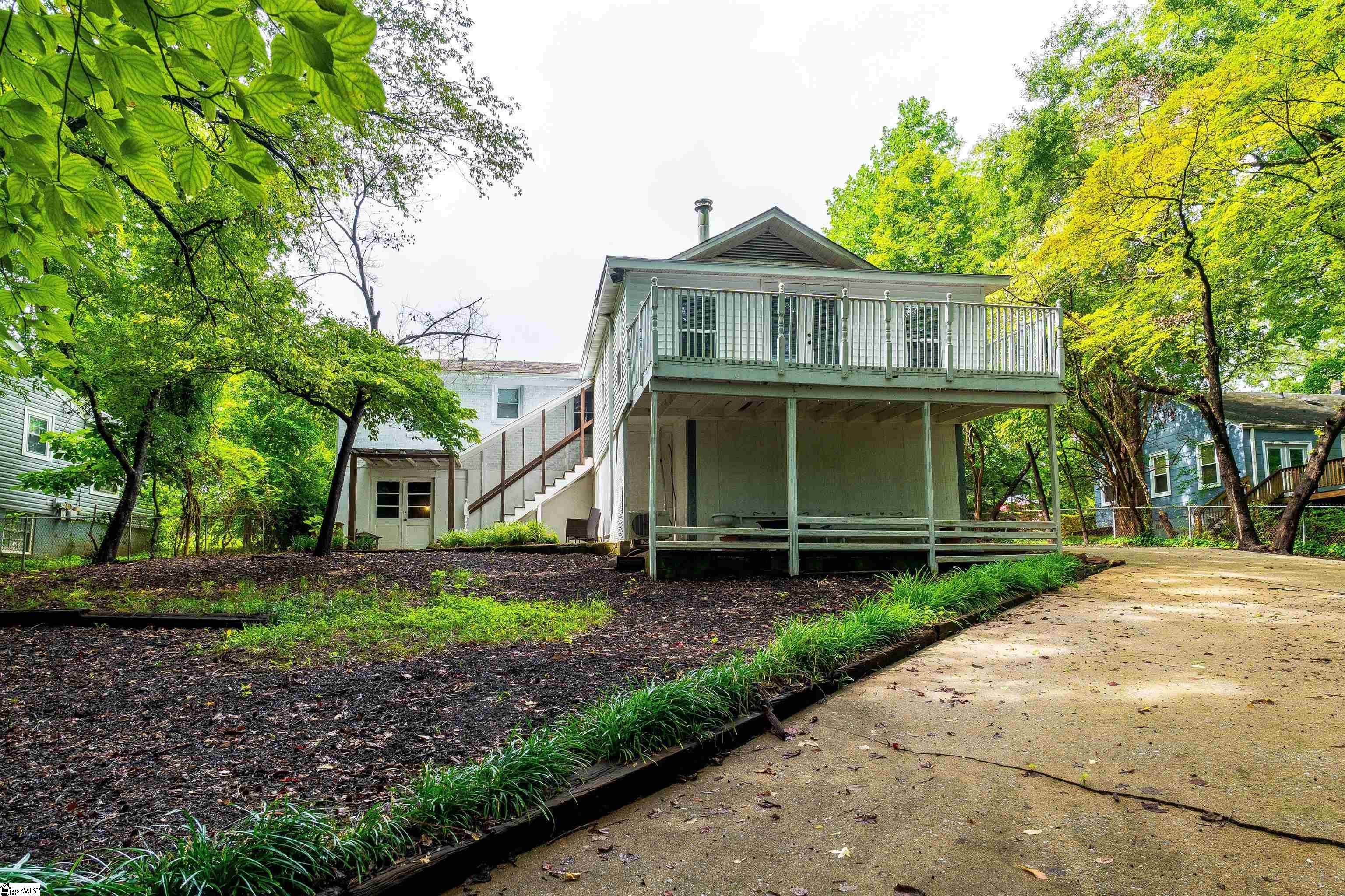 14 Circle Drive Greenville, SC 29617
