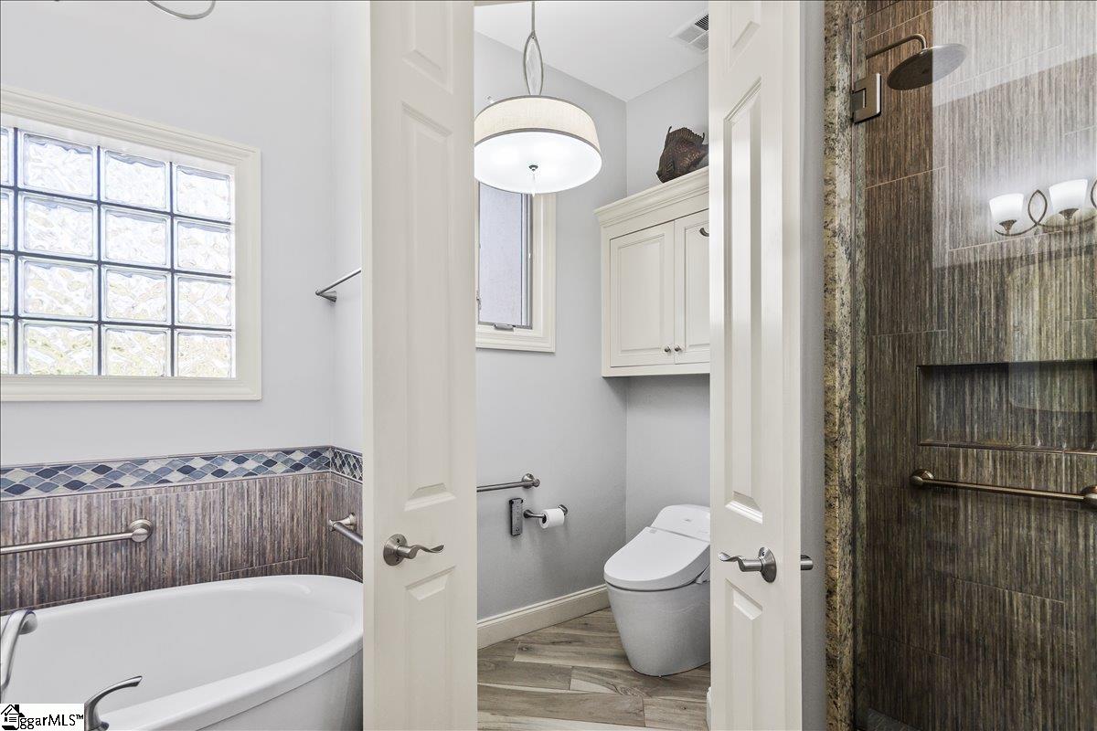 1209 E Washington Street UNIT Unit 401 Greenville, SC 29601