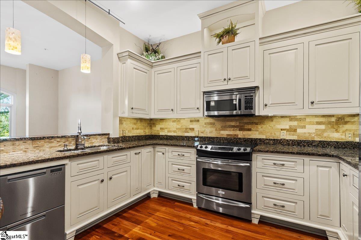 1209 E Washington Street UNIT Unit 401 Greenville, SC 29601