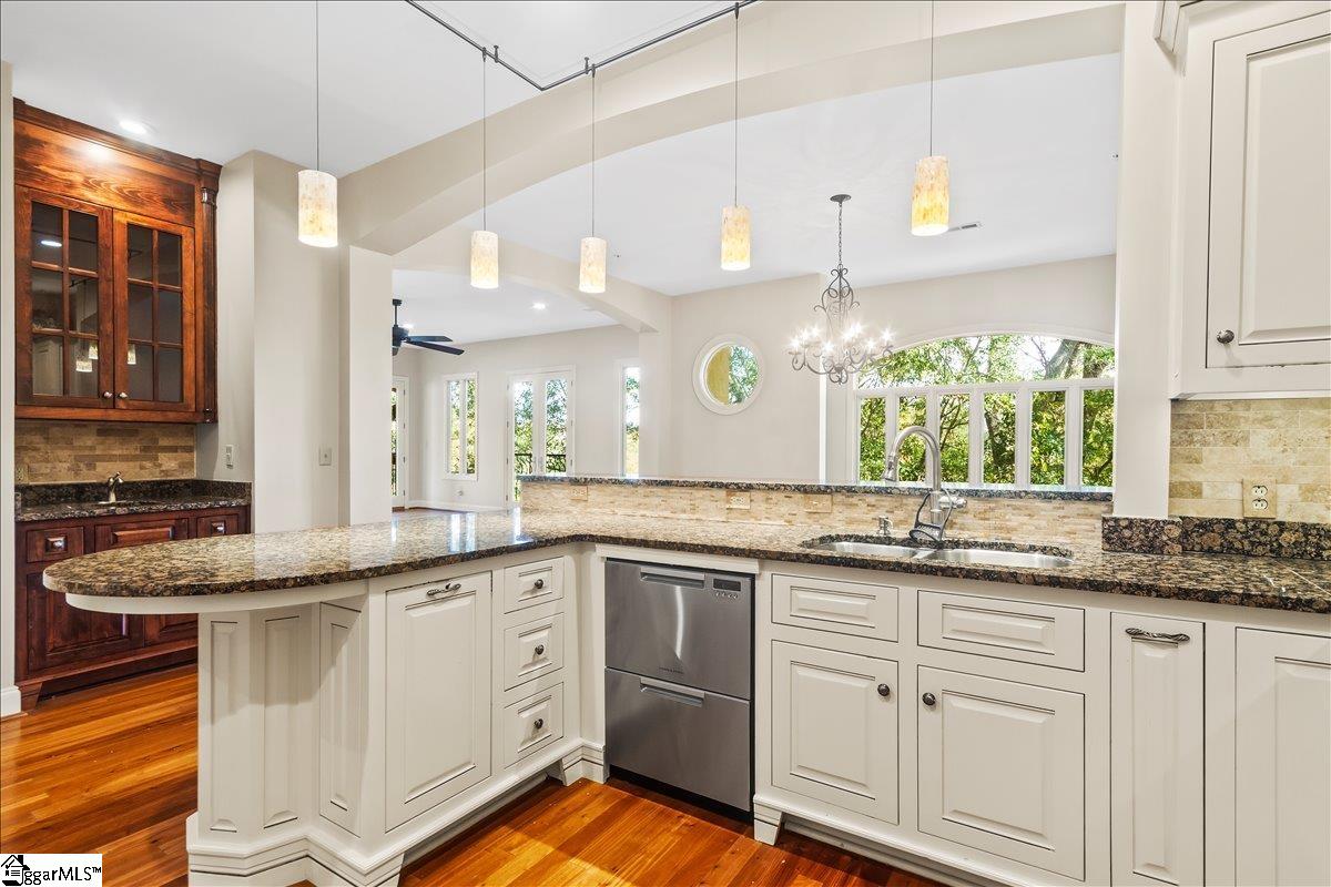 1209 E Washington Street UNIT Unit 401 Greenville, SC 29601