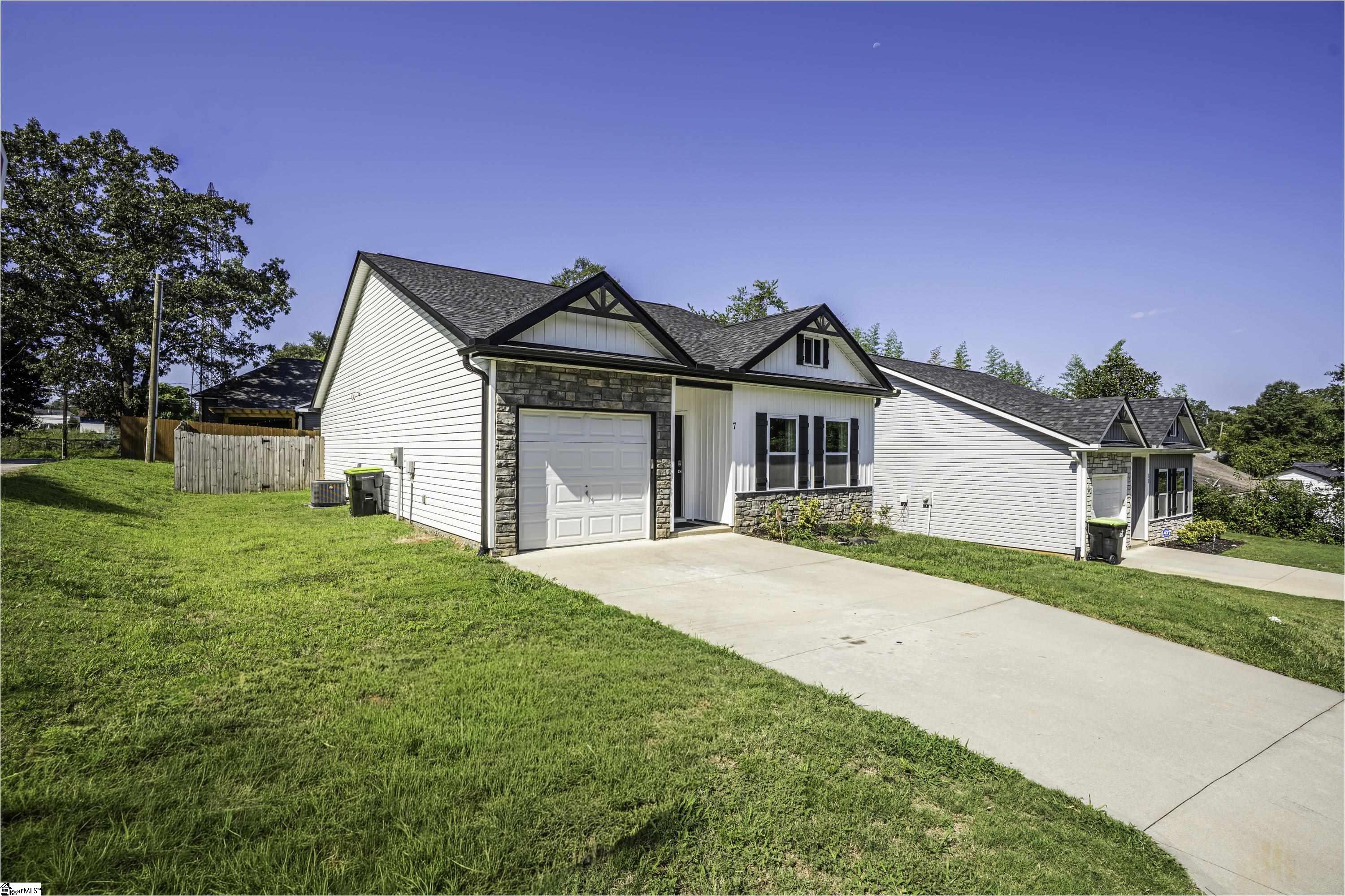 7 Lawrence Street Inman, SC 29349