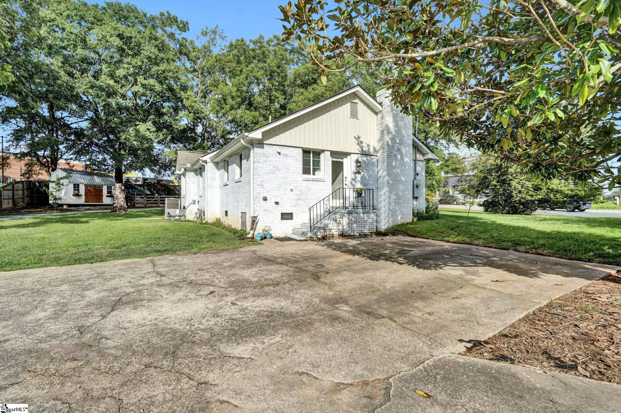 709 Old Rutherford Road Taylors, SC 29687-5748