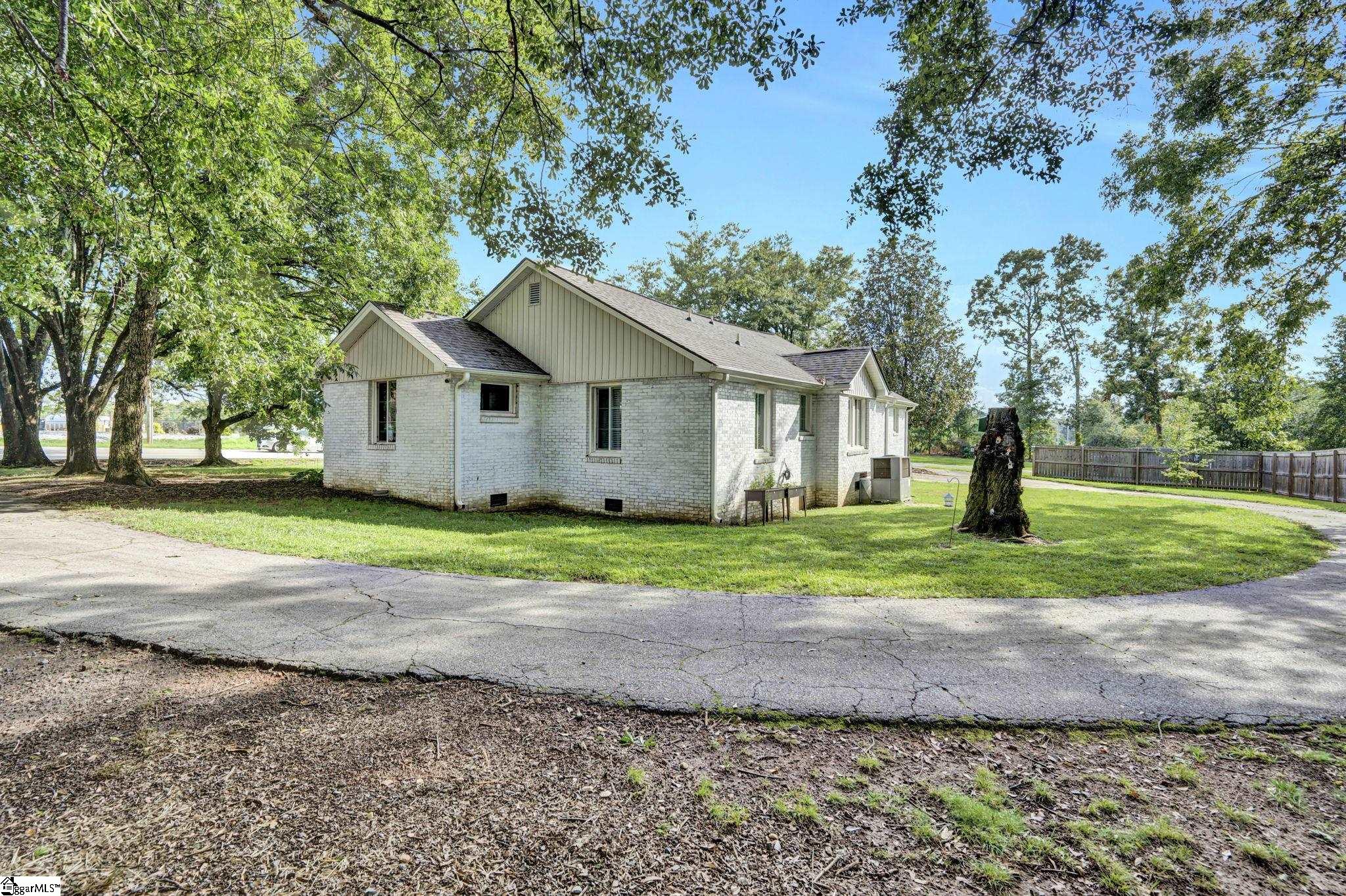 709 Old Rutherford Road Taylors, SC 29687-5748