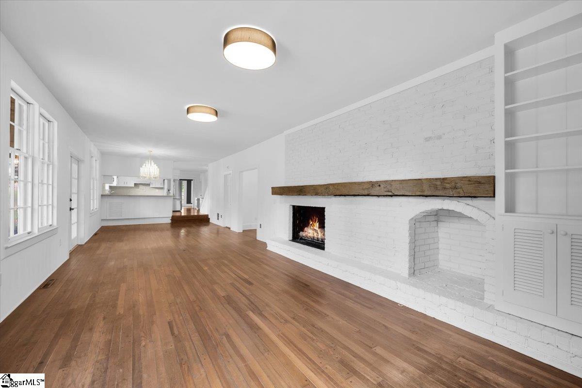300 E Seven Oaks Drive Greenville, SC 29605