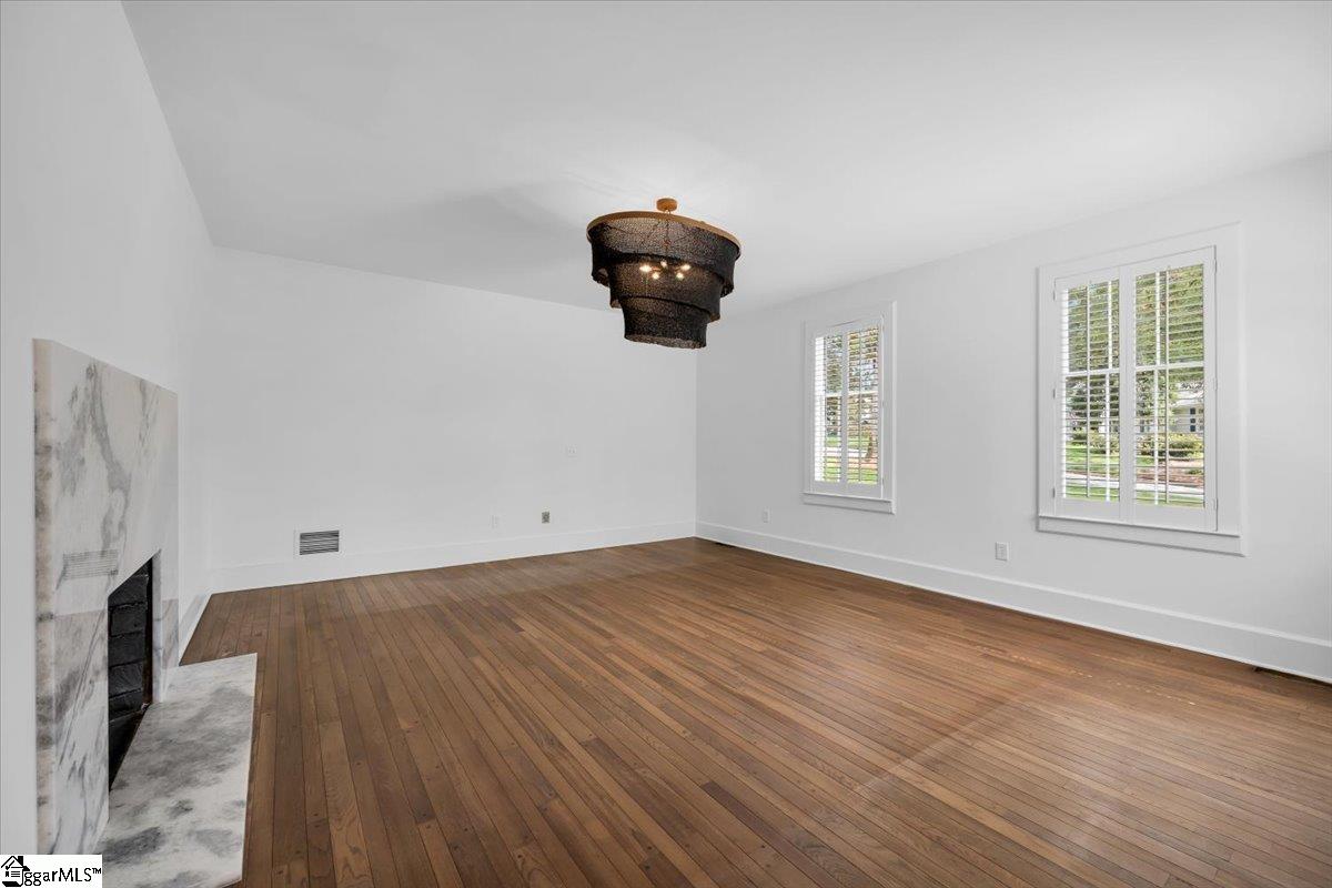 300 E Seven Oaks Drive Greenville, SC 29605