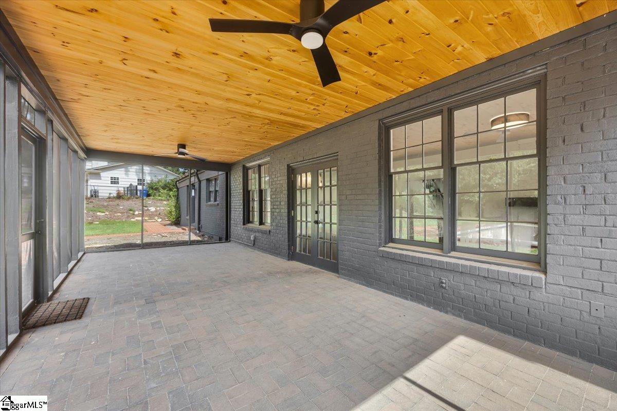 300 E Seven Oaks Drive Greenville, SC 29605
