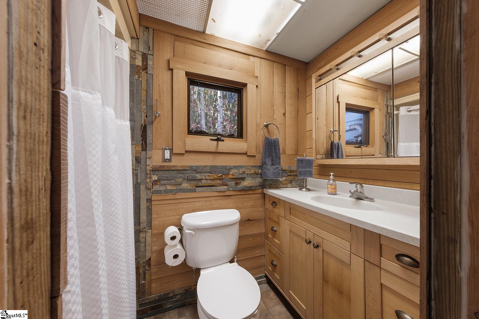36 Dream Catcher Cove Hayesville, NC 28904