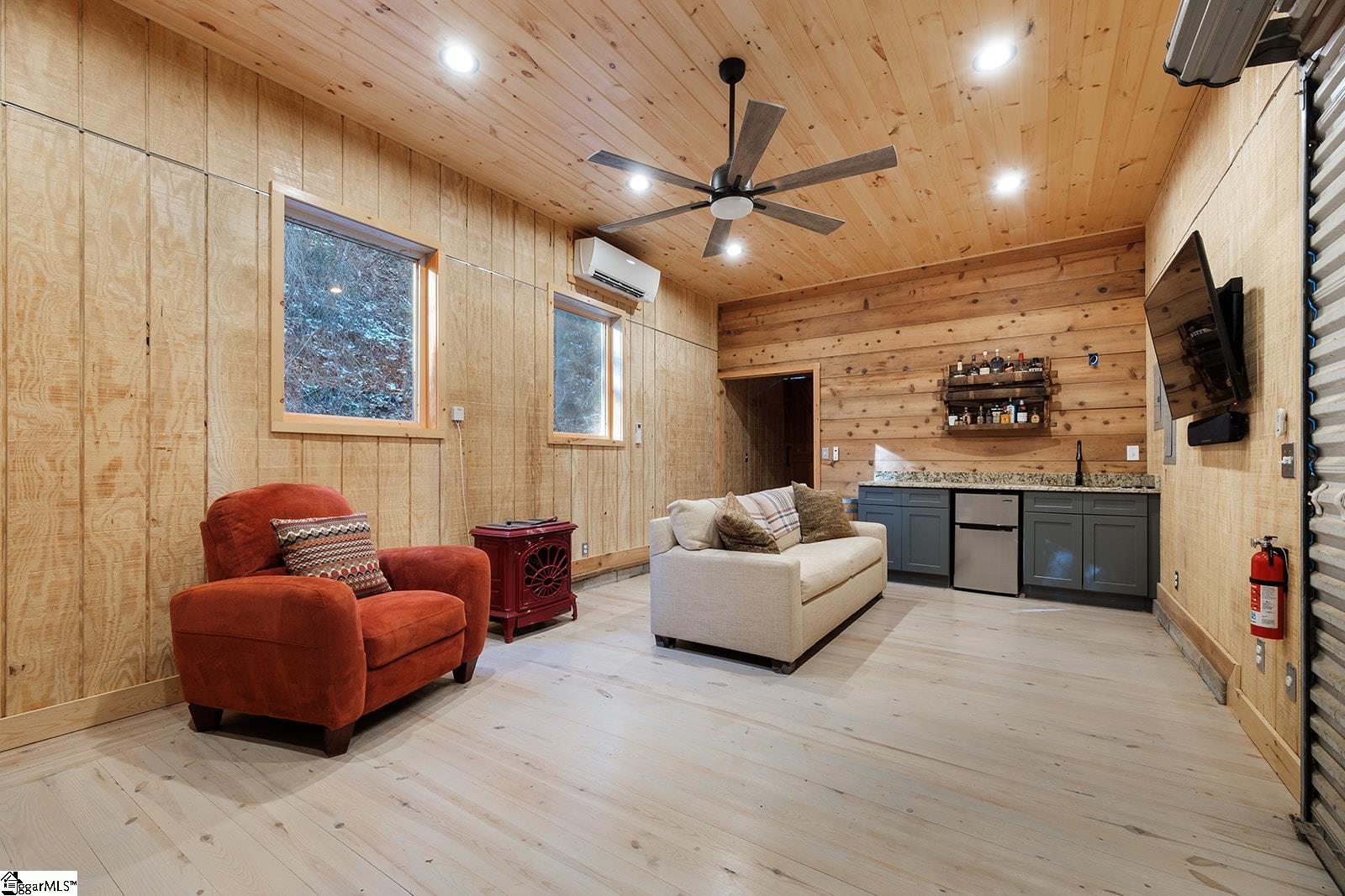 36 Dream Catcher Cove Hayesville, NC 28904
