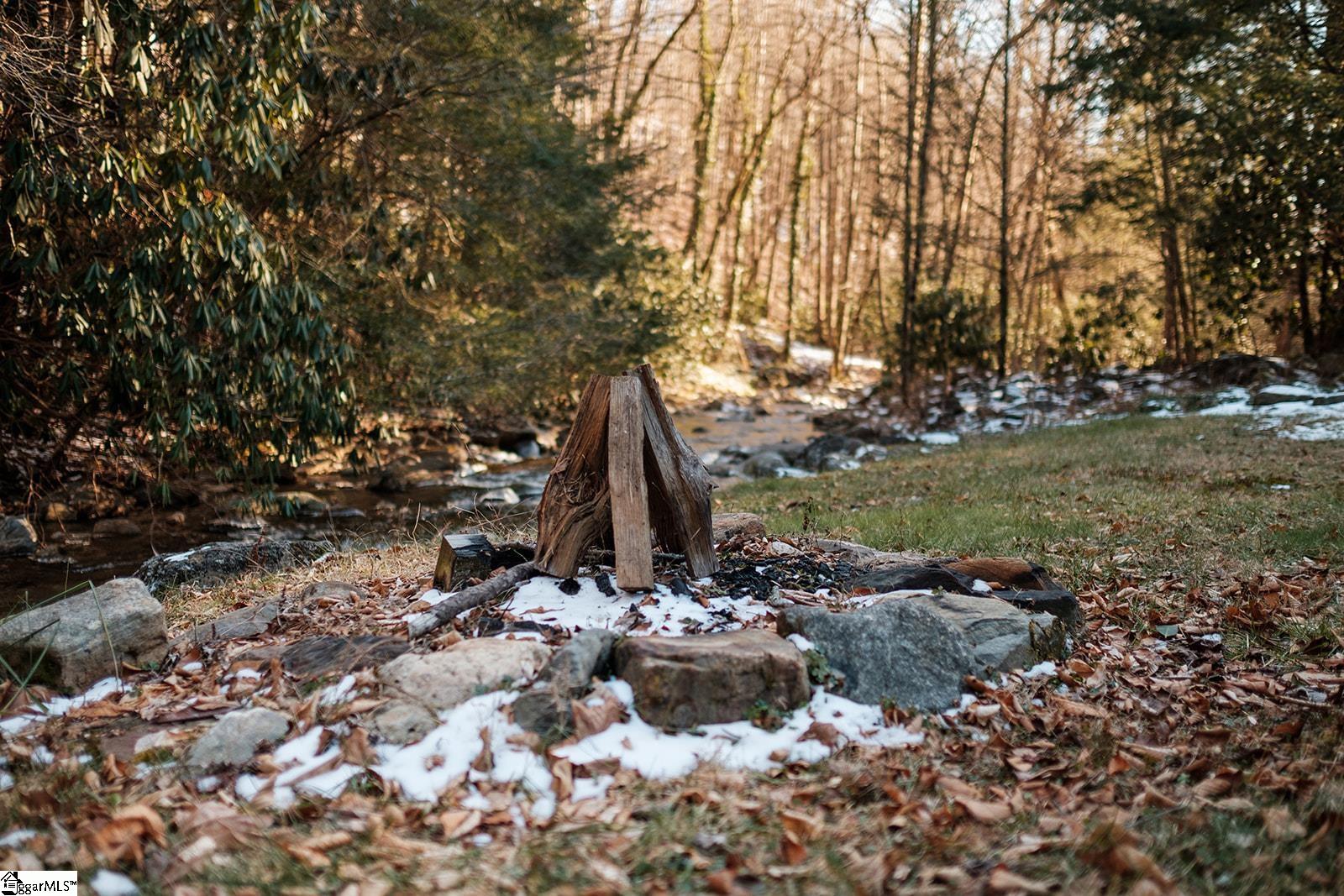 36 Dream Catcher Cove Hayesville, NC 28904