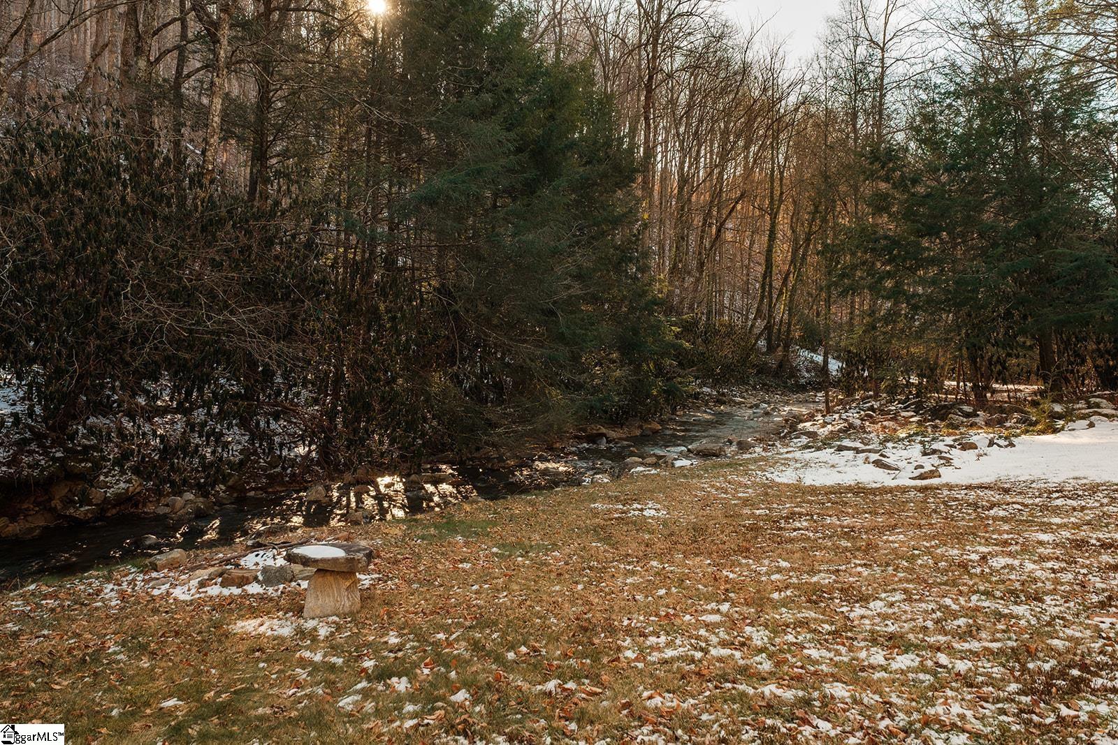 36 Dream Catcher Cove Hayesville, NC 28904