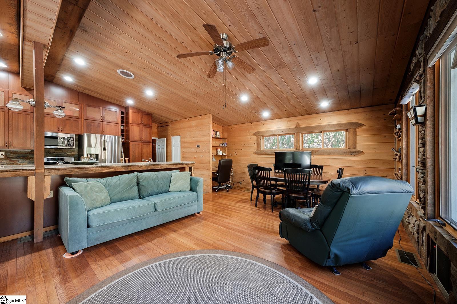 36 Dream Catcher Cove Hayesville, NC 28904