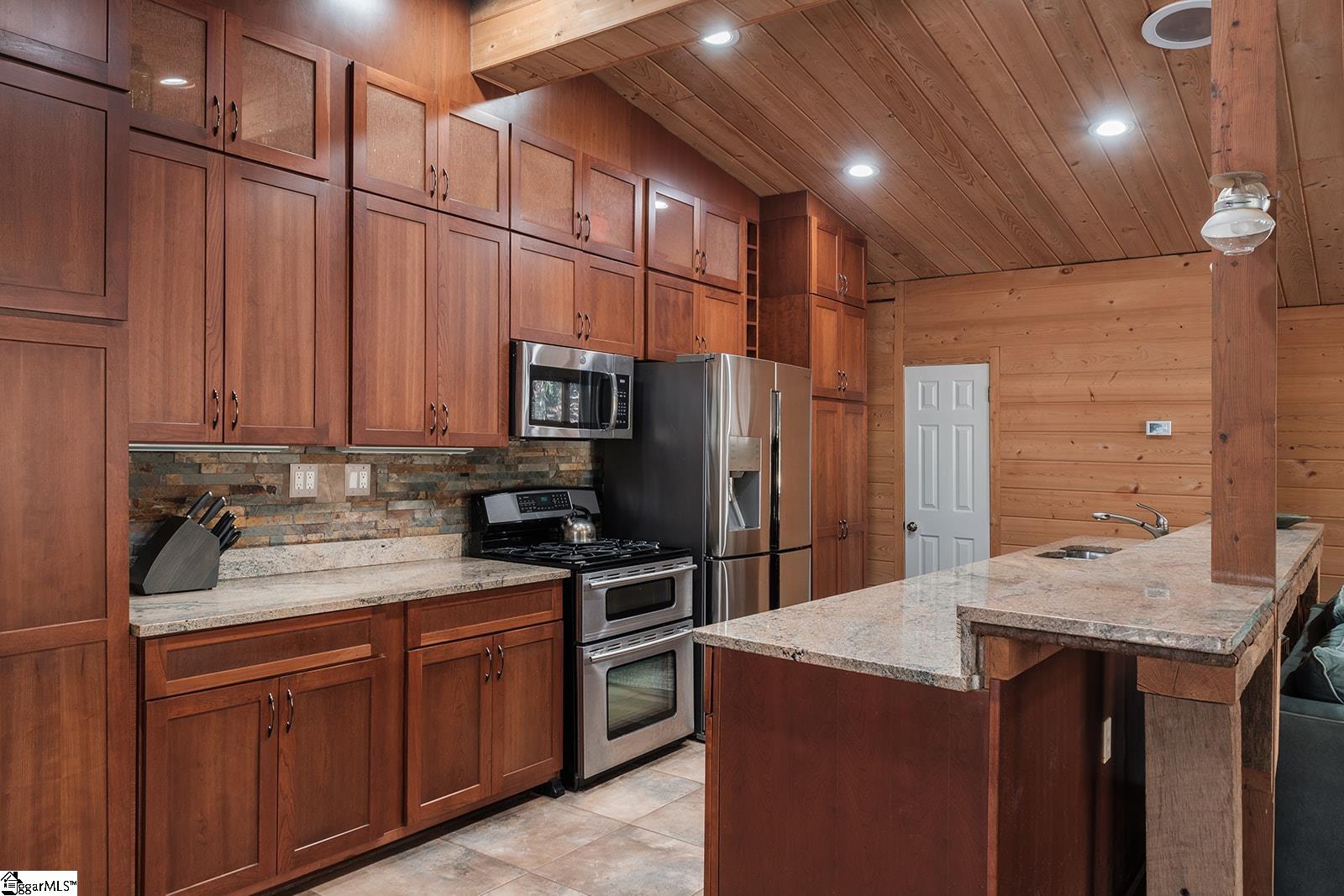 36 Dream Catcher Cove Hayesville, NC 28904