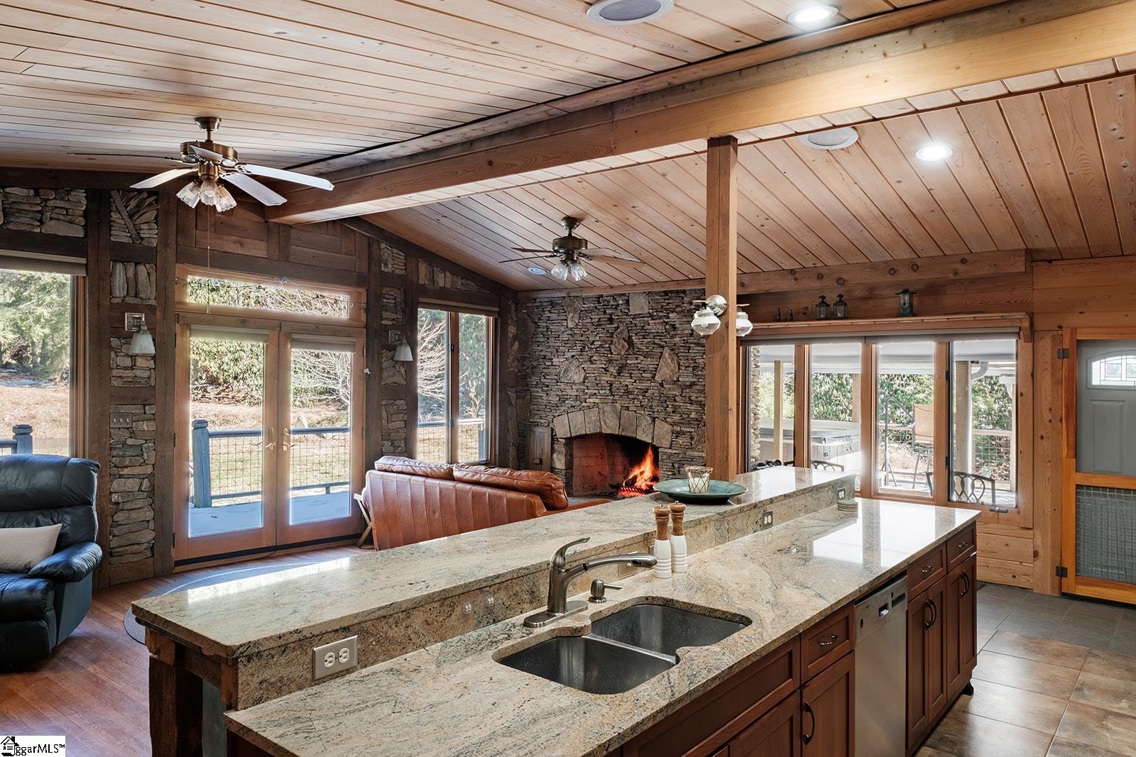 36 Dream Catcher Cove Hayesville, NC 28904