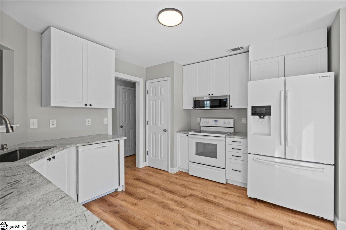 22 Brockmore Drive Greenville, SC 29605