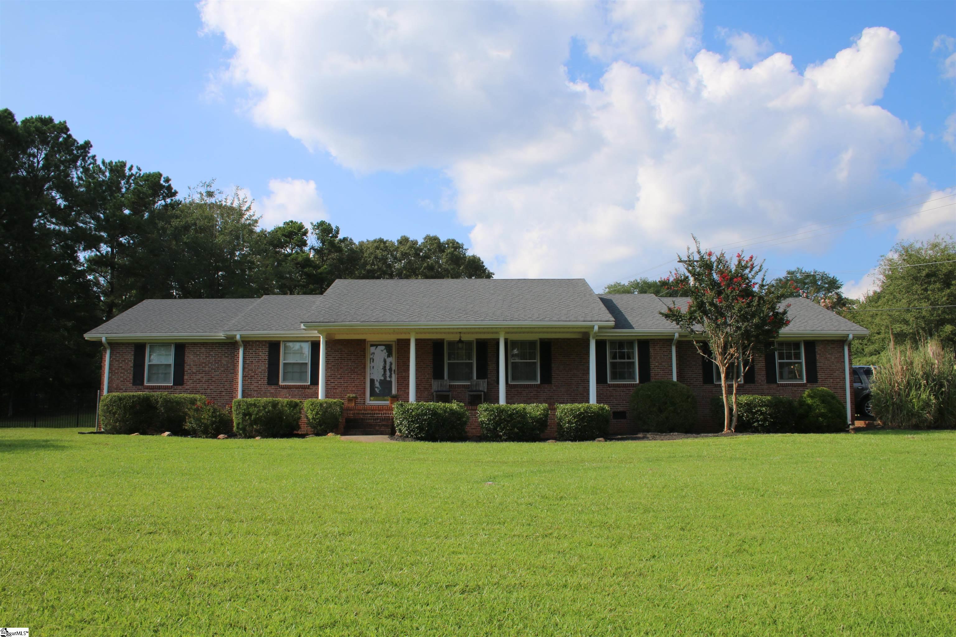 1101 Lakeview Drive Greenville, SC 29611