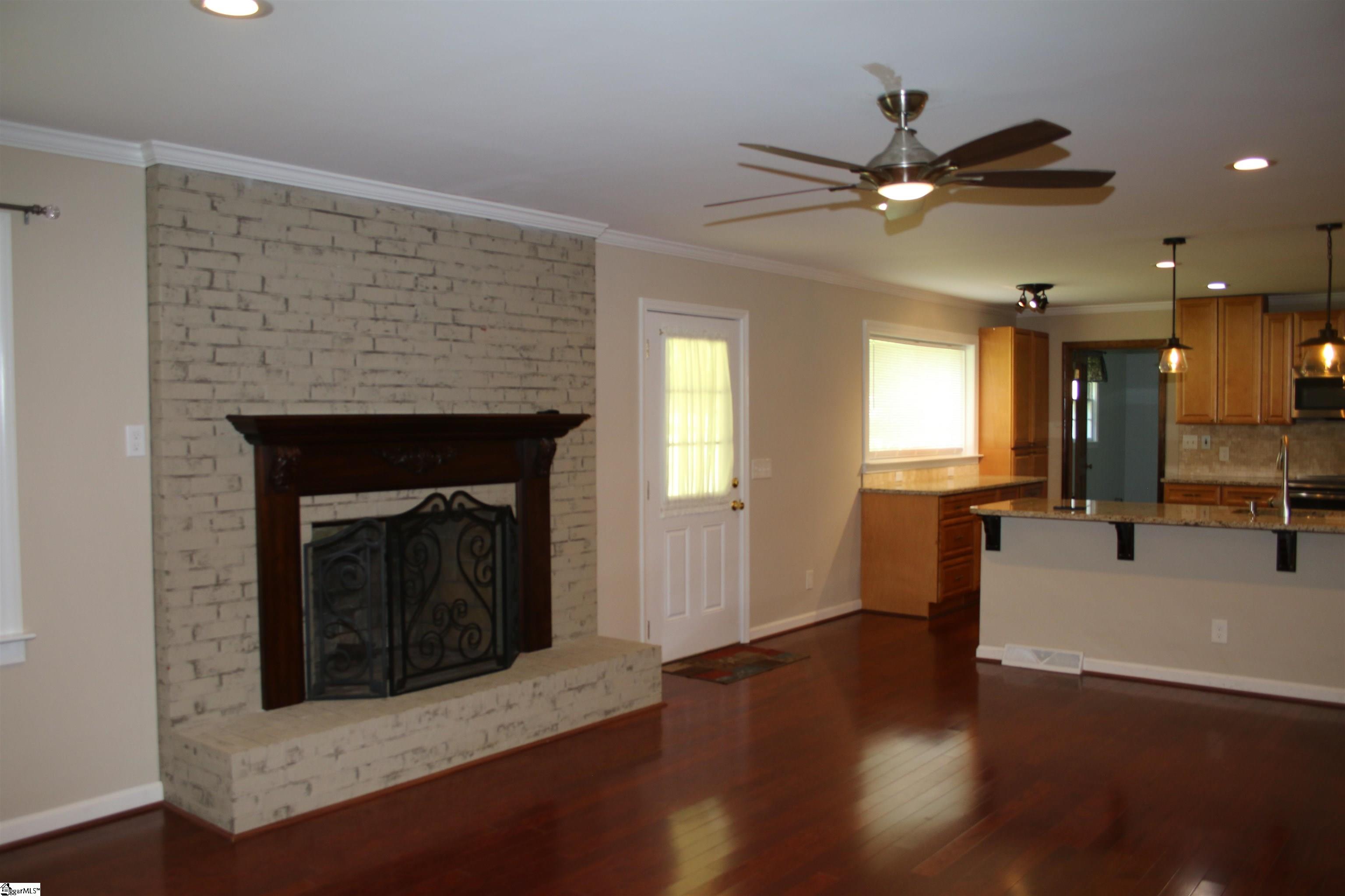 1101 Lakeview Drive Greenville, SC 29611