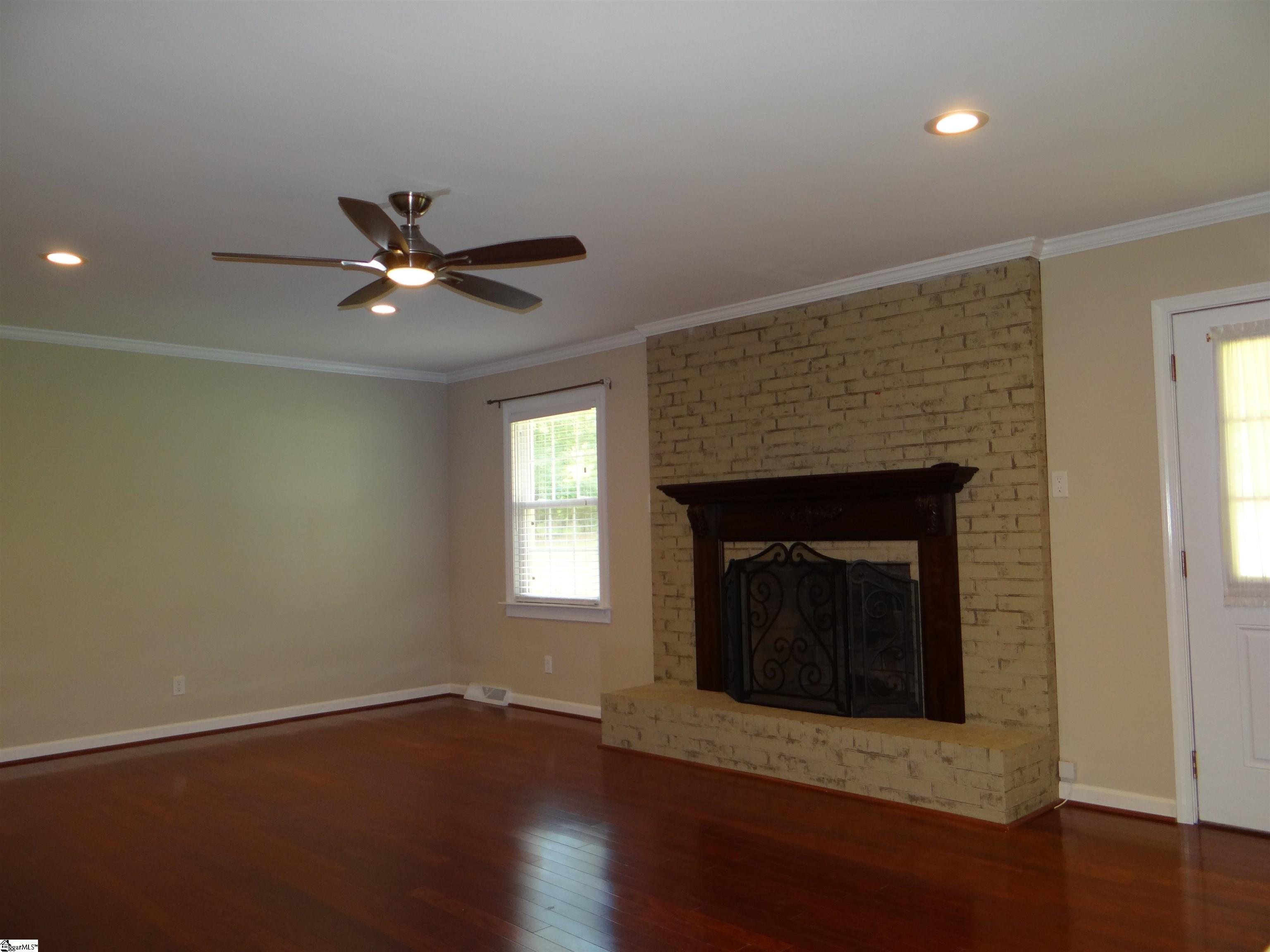 1101 Lakeview Drive Greenville, SC 29611