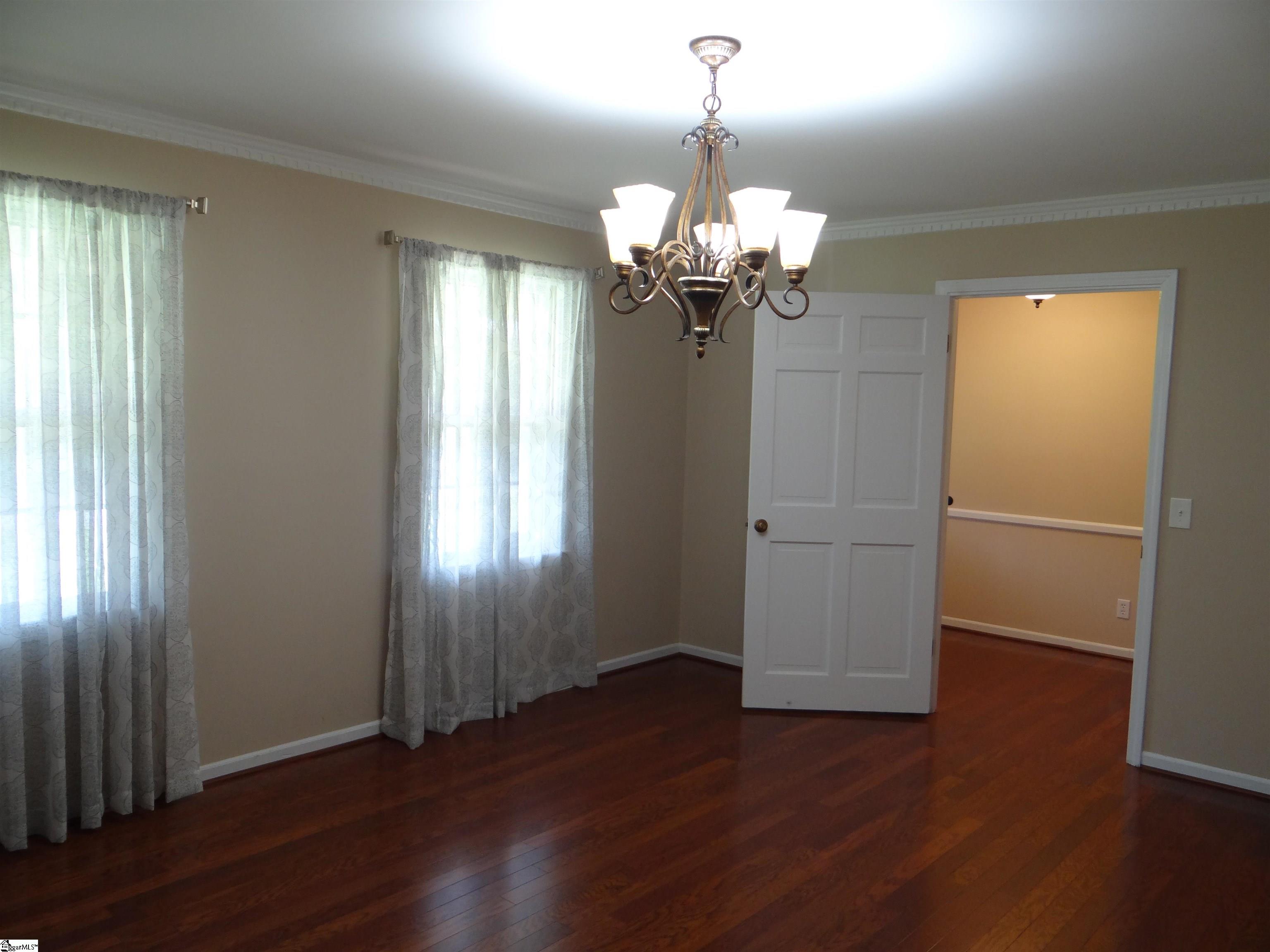 1101 Lakeview Drive Greenville, SC 29611