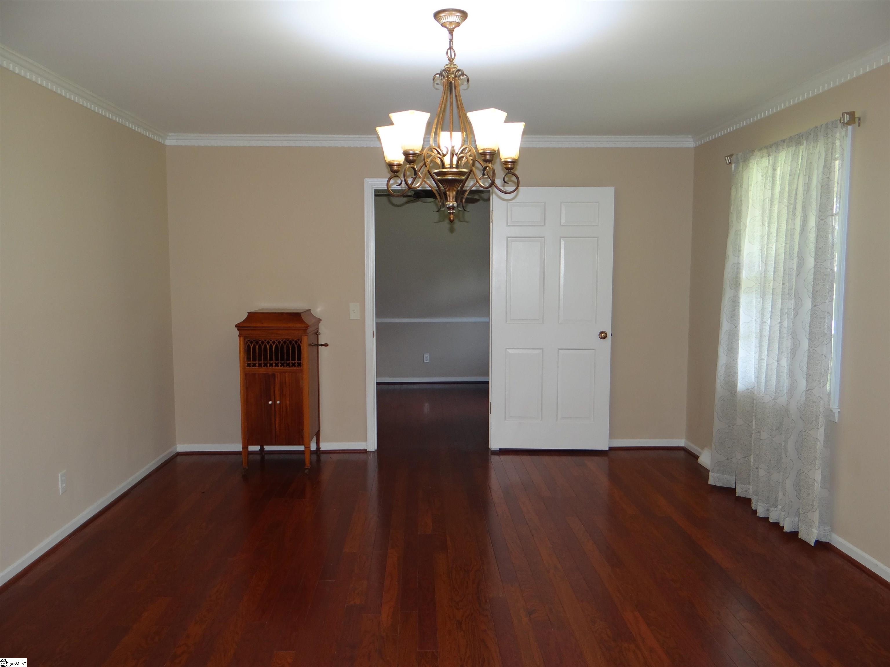 1101 Lakeview Drive Greenville, SC 29611