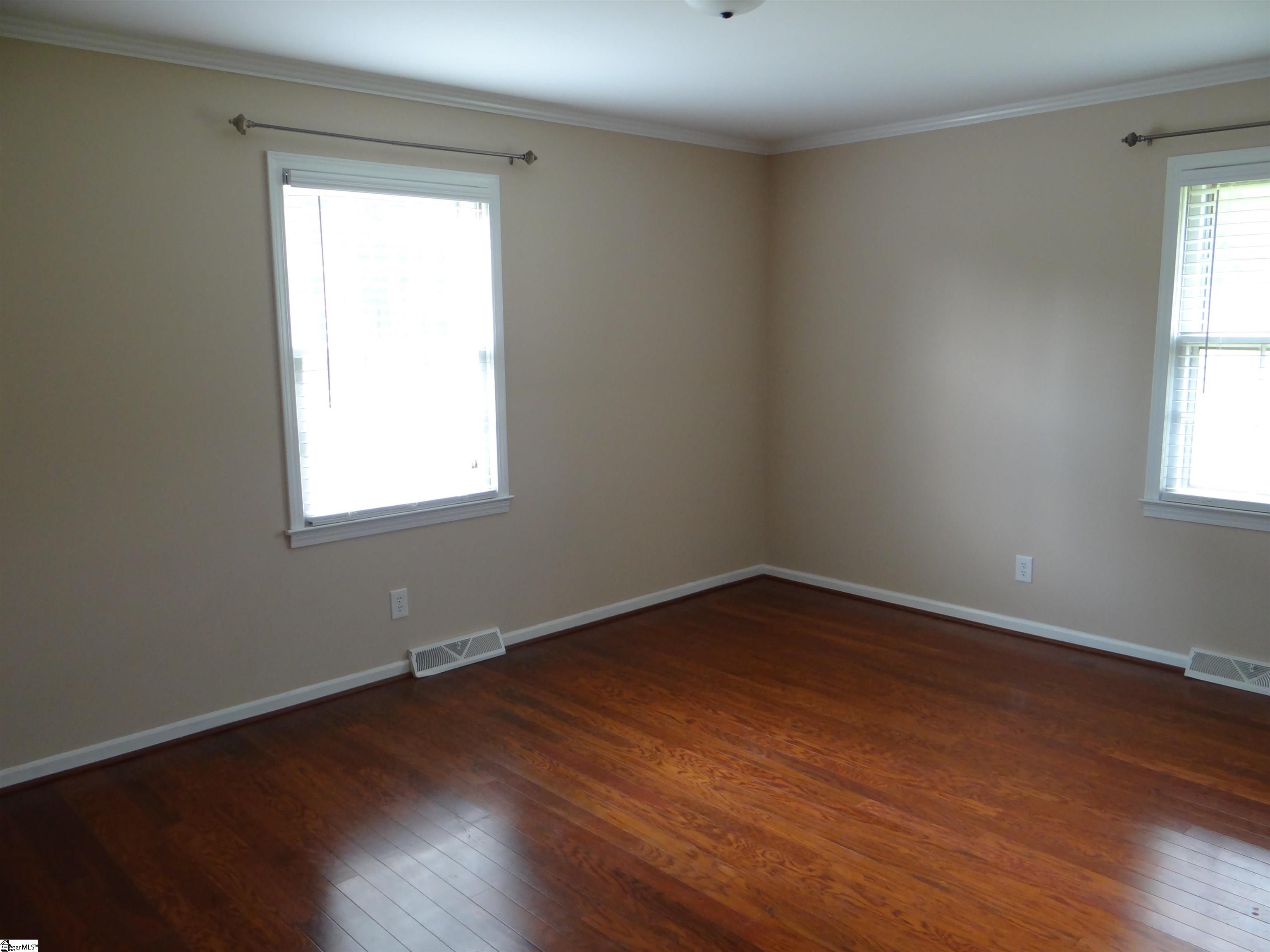 1101 Lakeview Drive Greenville, SC 29611