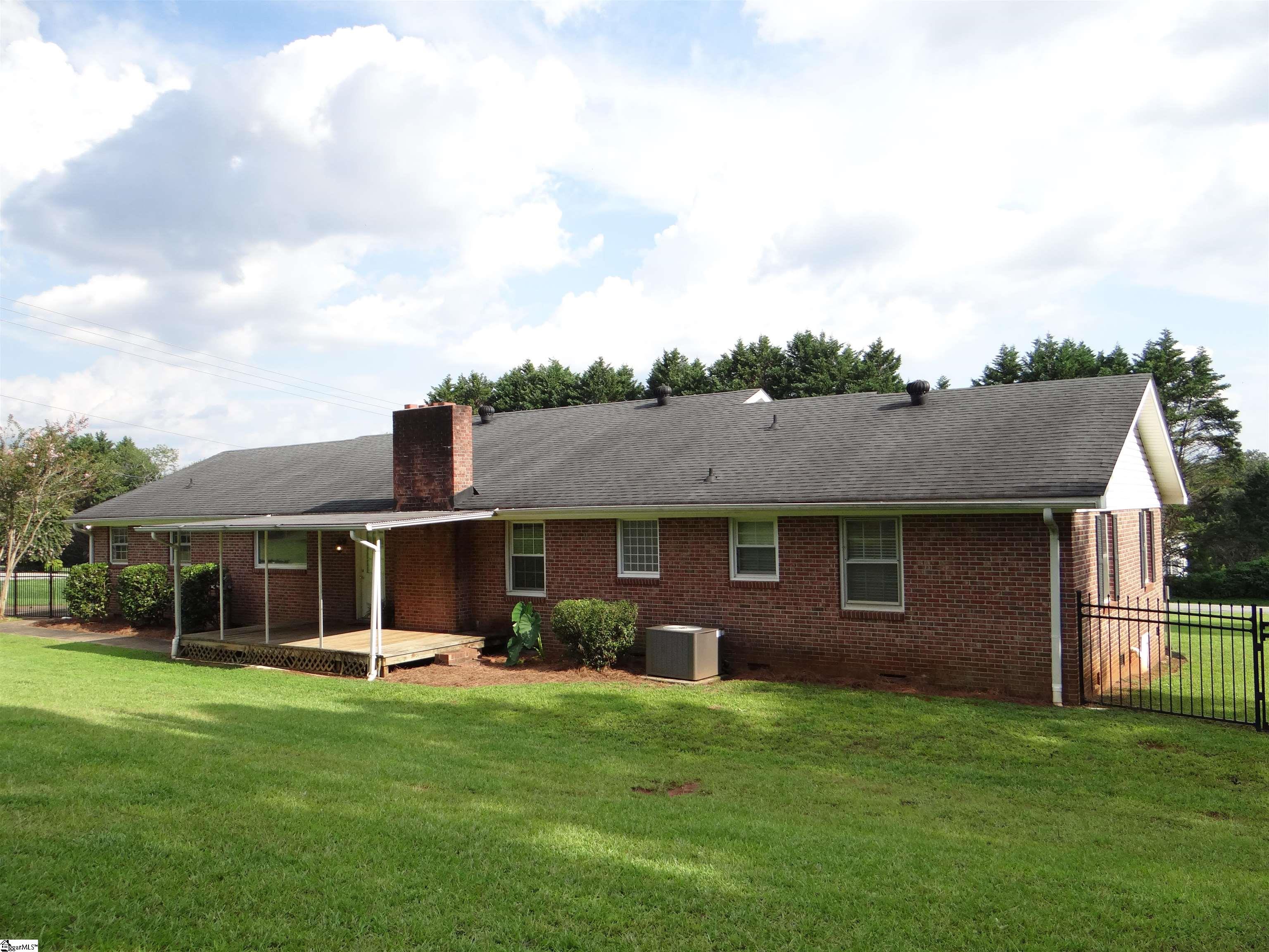 1101 Lakeview Drive Greenville, SC 29611