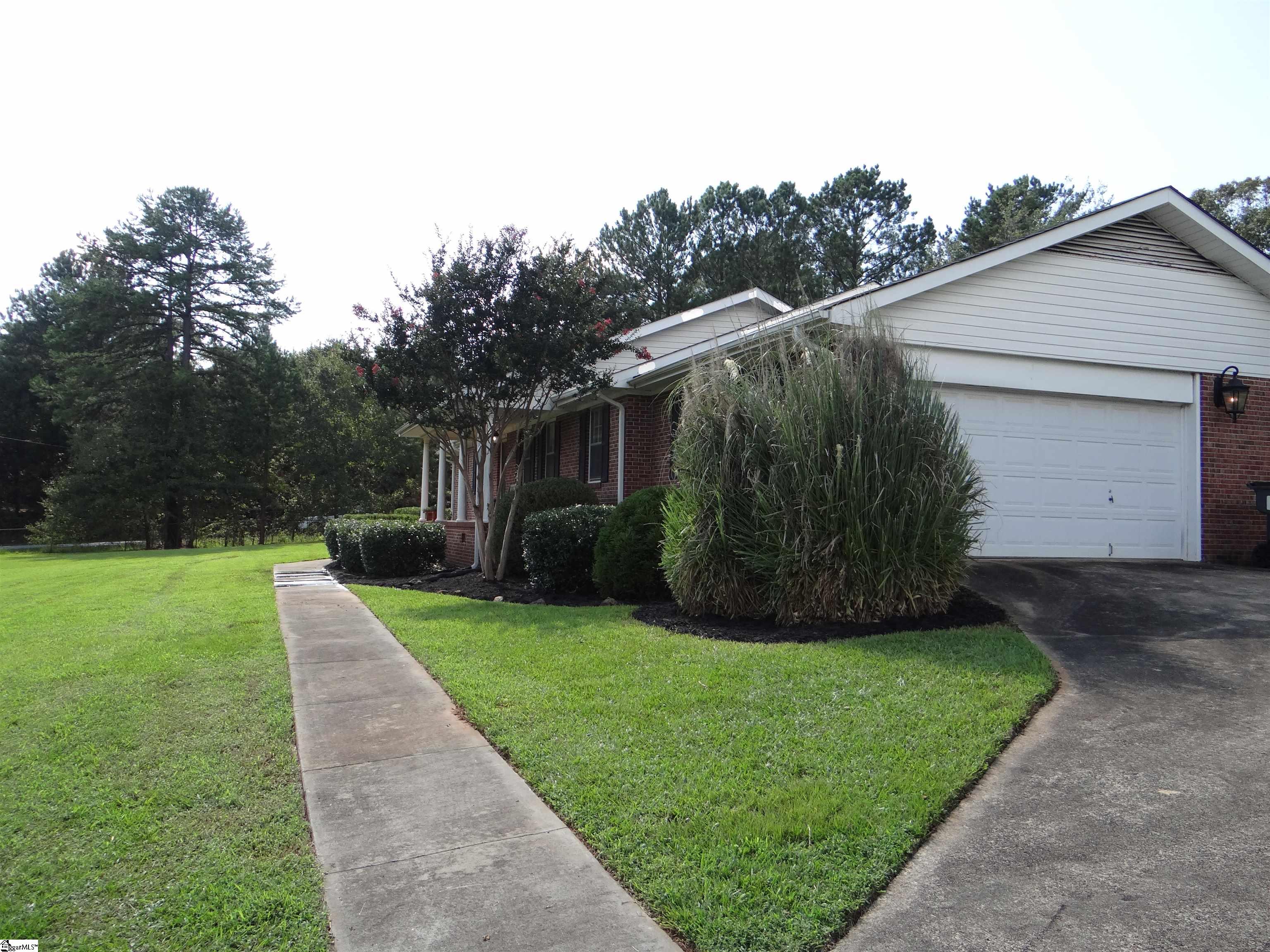 1101 Lakeview Drive Greenville, SC 29611