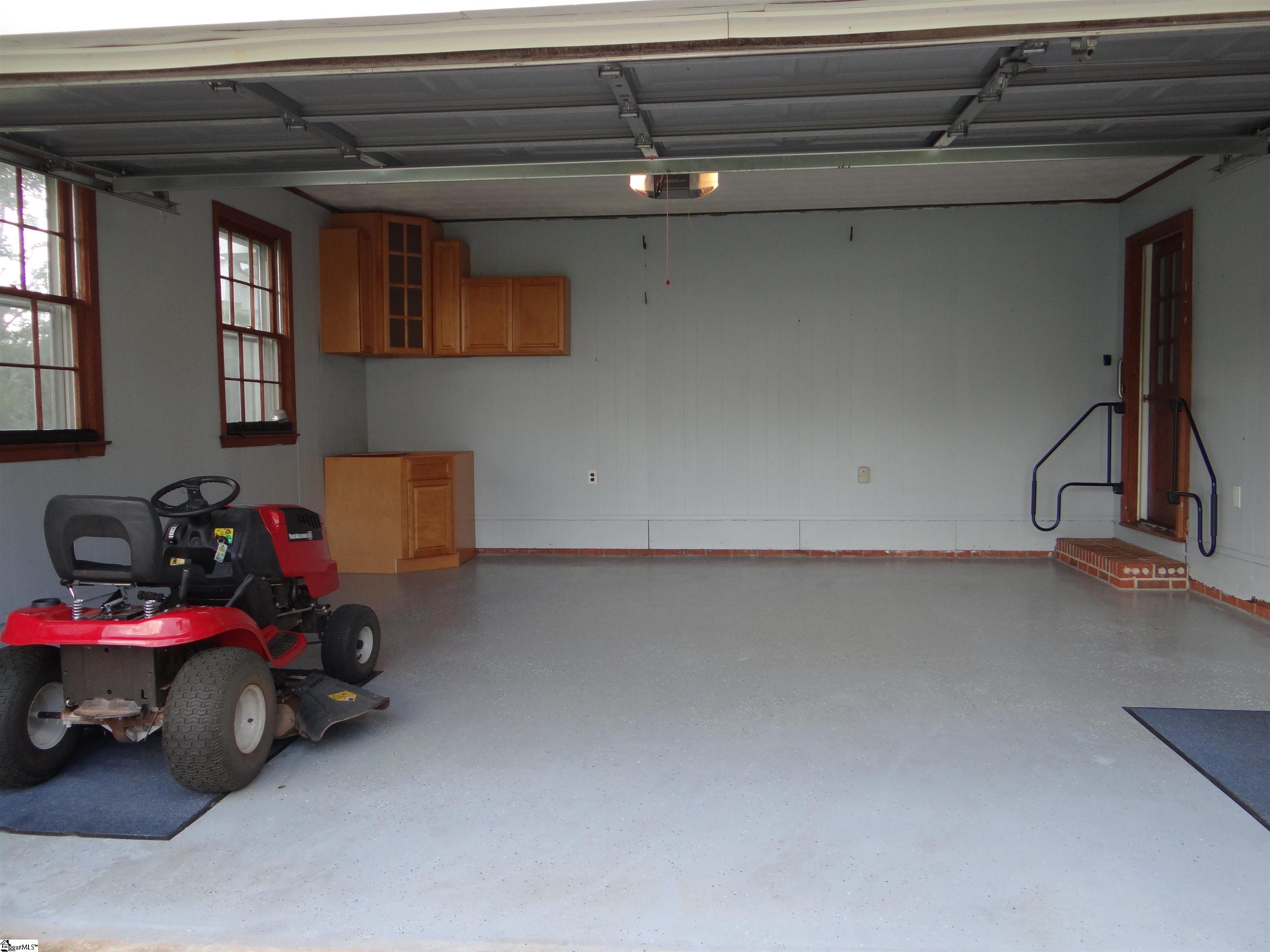 1101 Lakeview Drive Greenville, SC 29611
