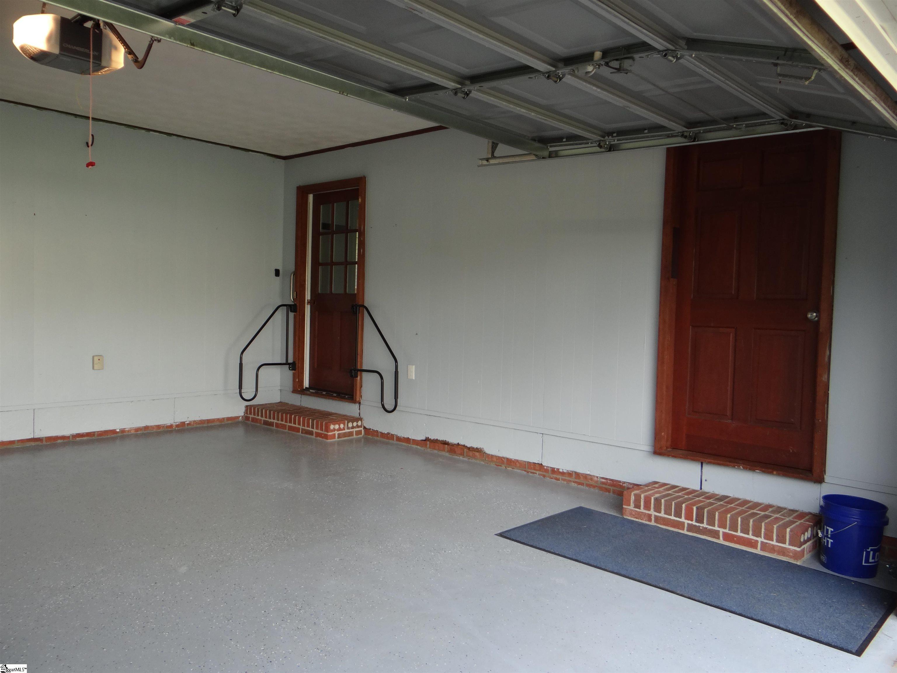 1101 Lakeview Drive Greenville, SC 29611