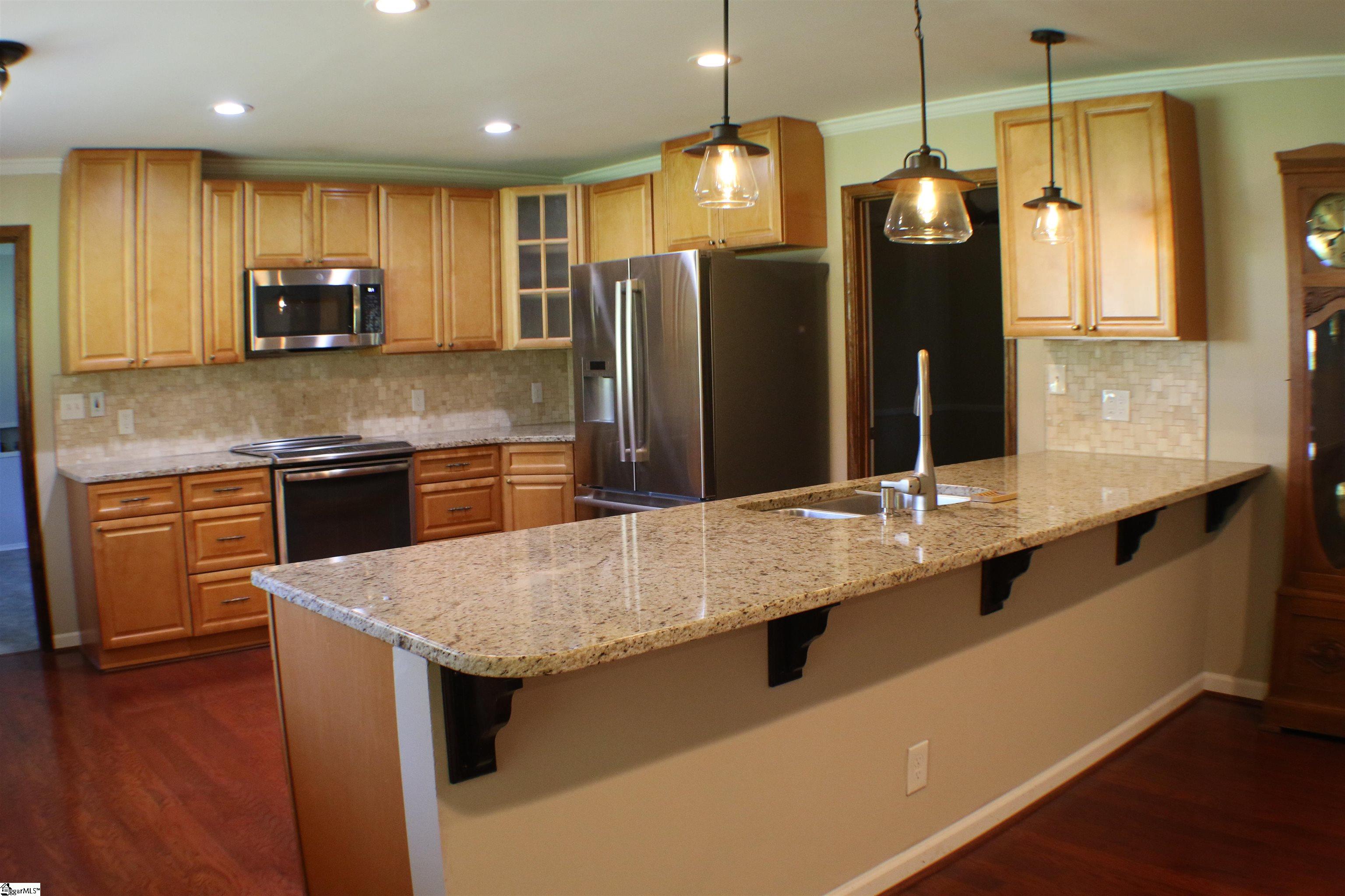 1101 Lakeview Drive Greenville, SC 29611
