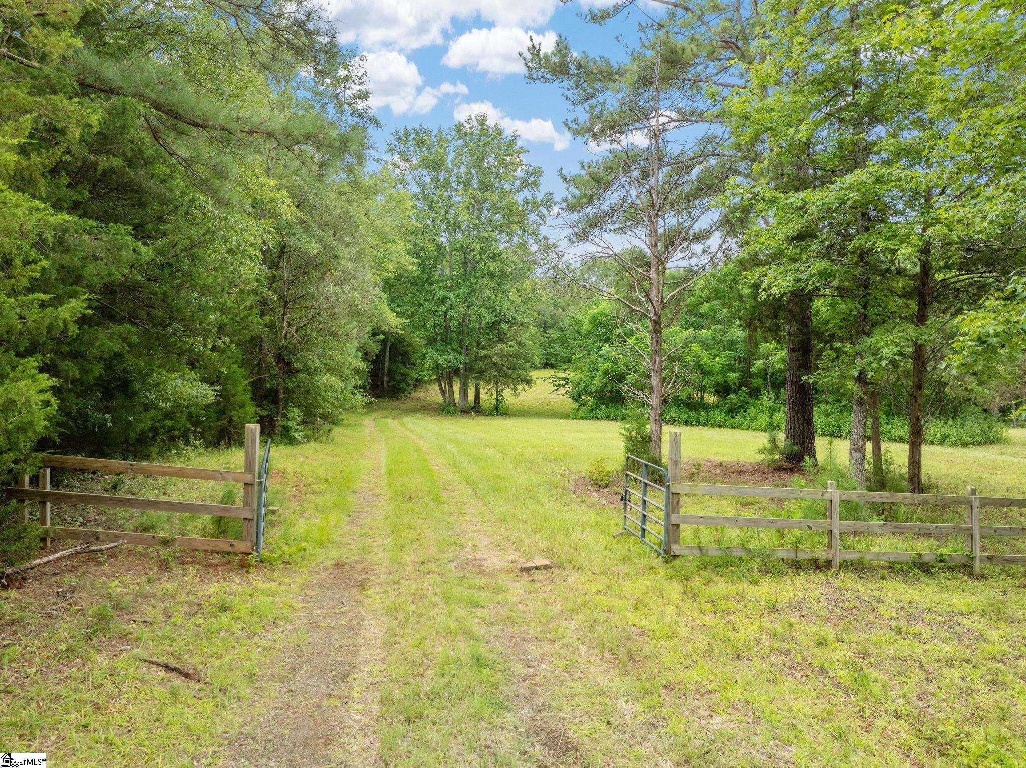 1071 Ricketson Road Iva, SC 29655