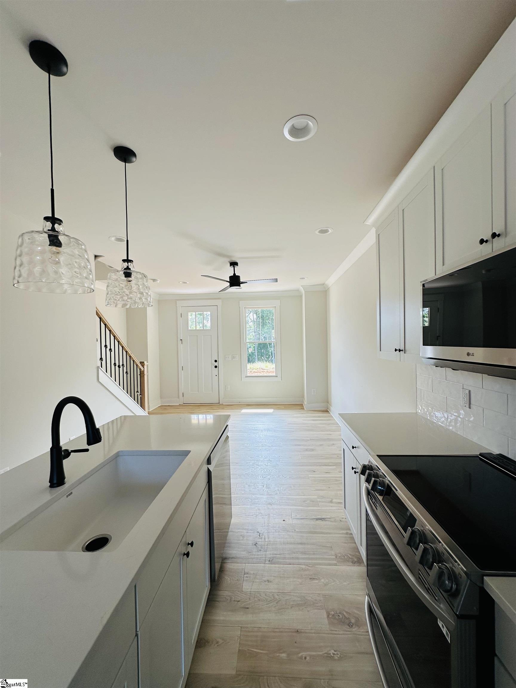 9 Hawthorne Lane UNIT Unit 103 Greenville, SC 29605