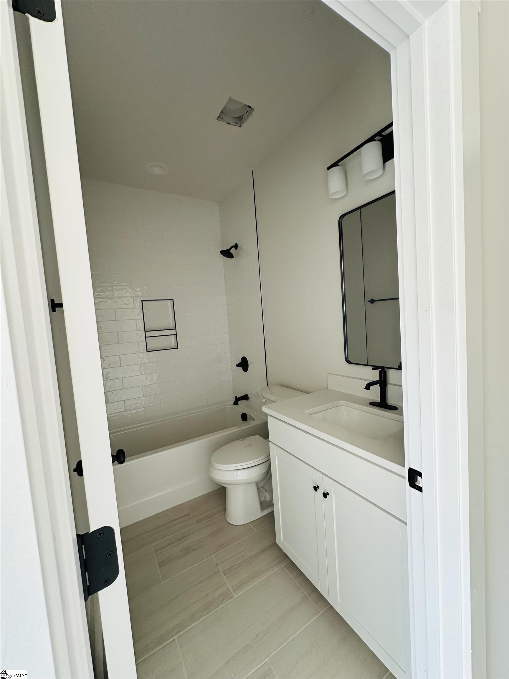 9 Hawthorne Lane UNIT Unit 103 Greenville, SC 29605