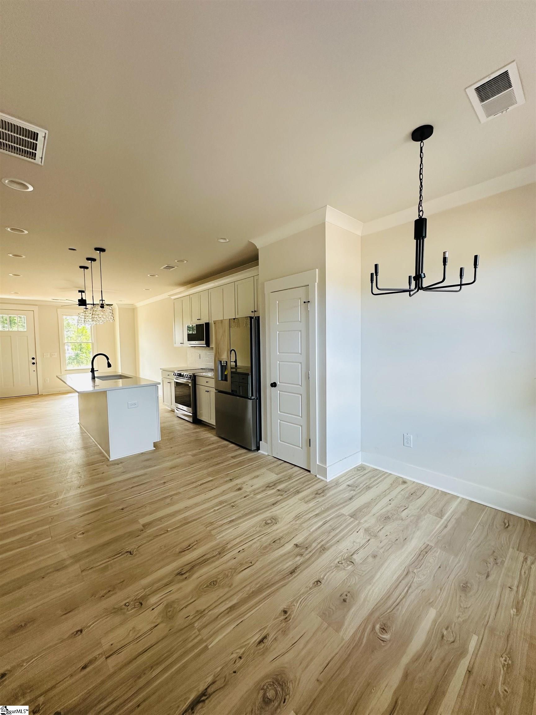 9 Hawthorne Lane UNIT Unit 103 Greenville, SC 29605
