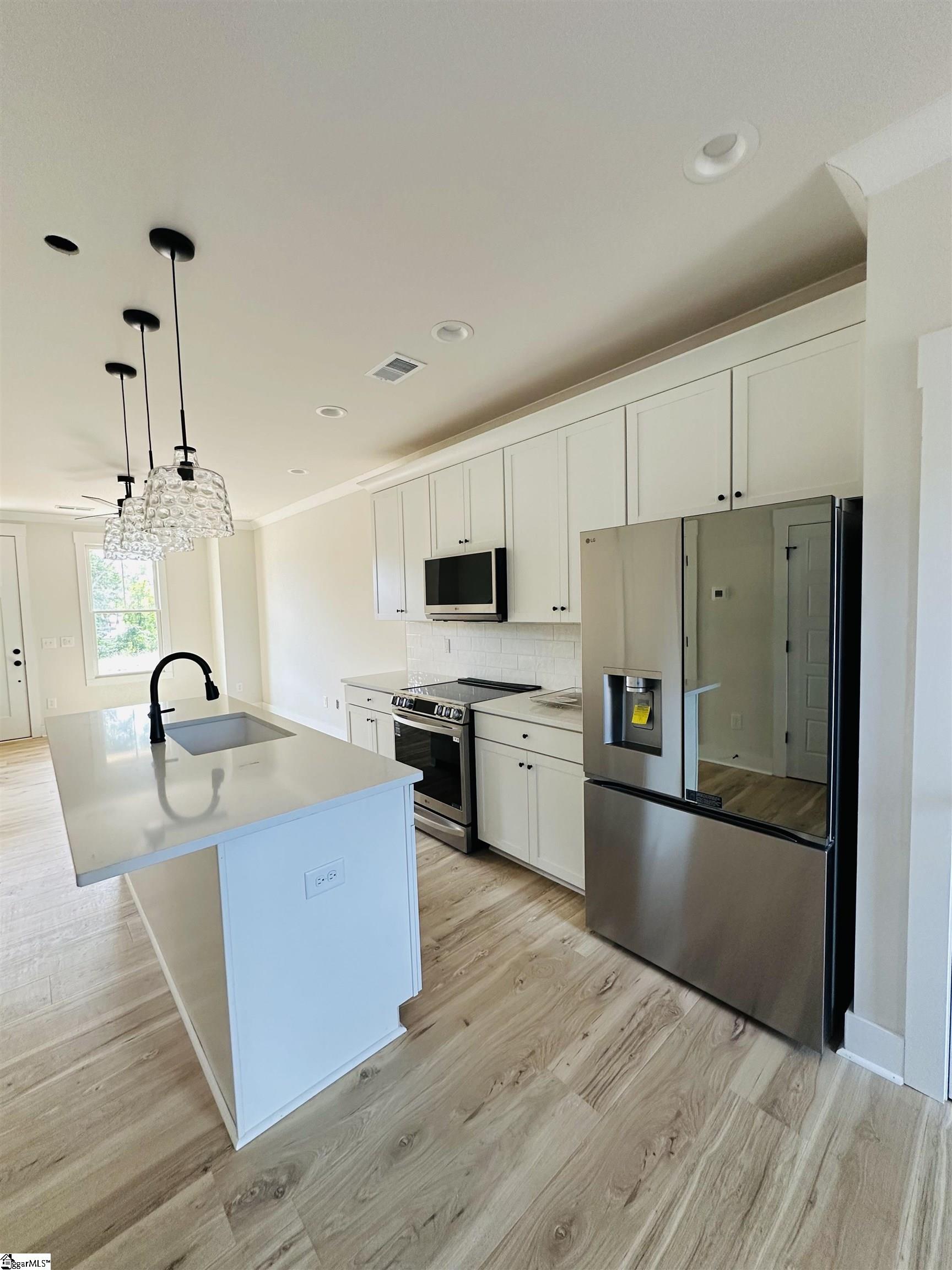 9 Hawthorne Lane UNIT Unit 103 Greenville, SC 29605