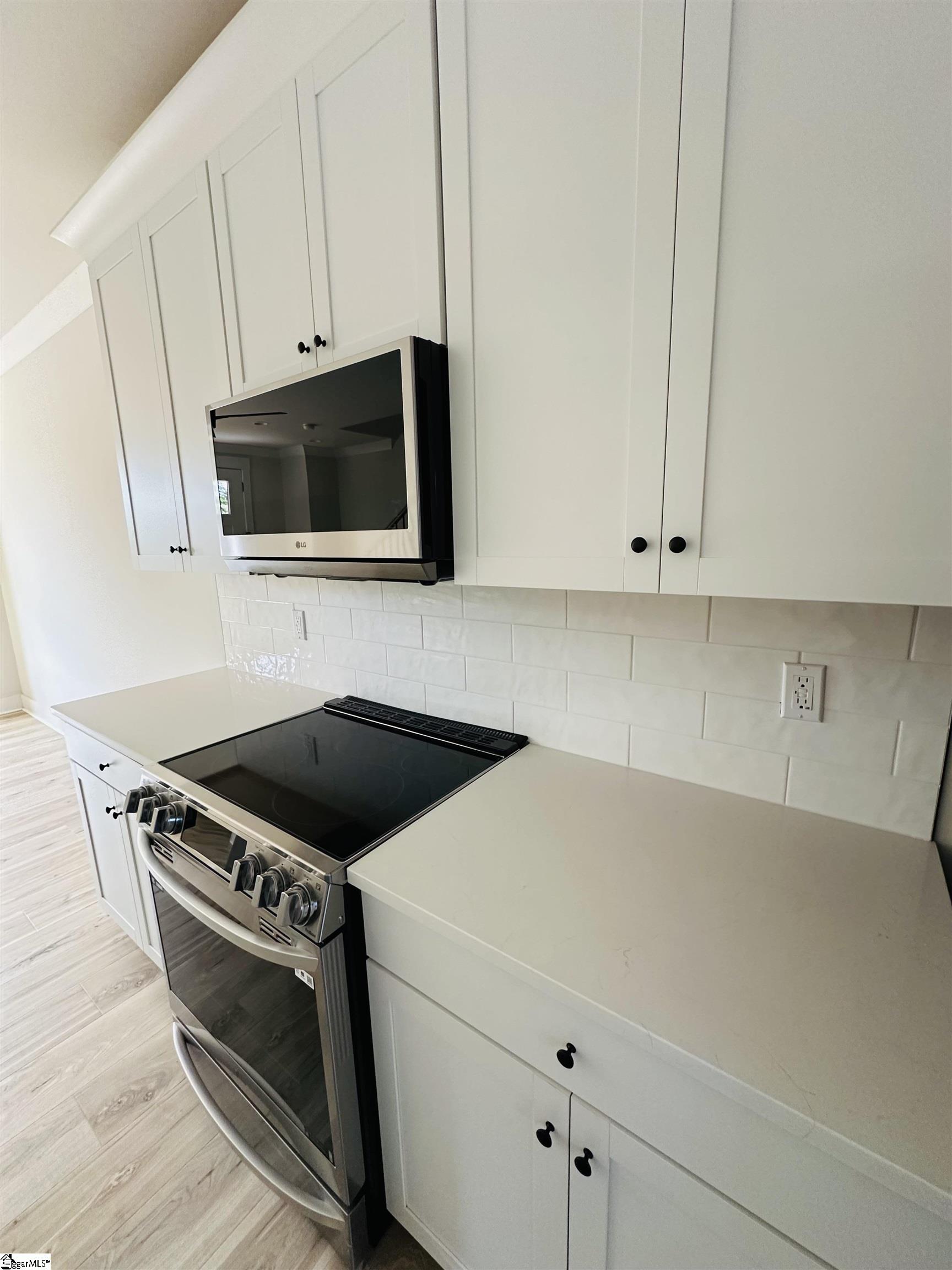 9 Hawthorne Lane UNIT Unit 103 Greenville, SC 29605