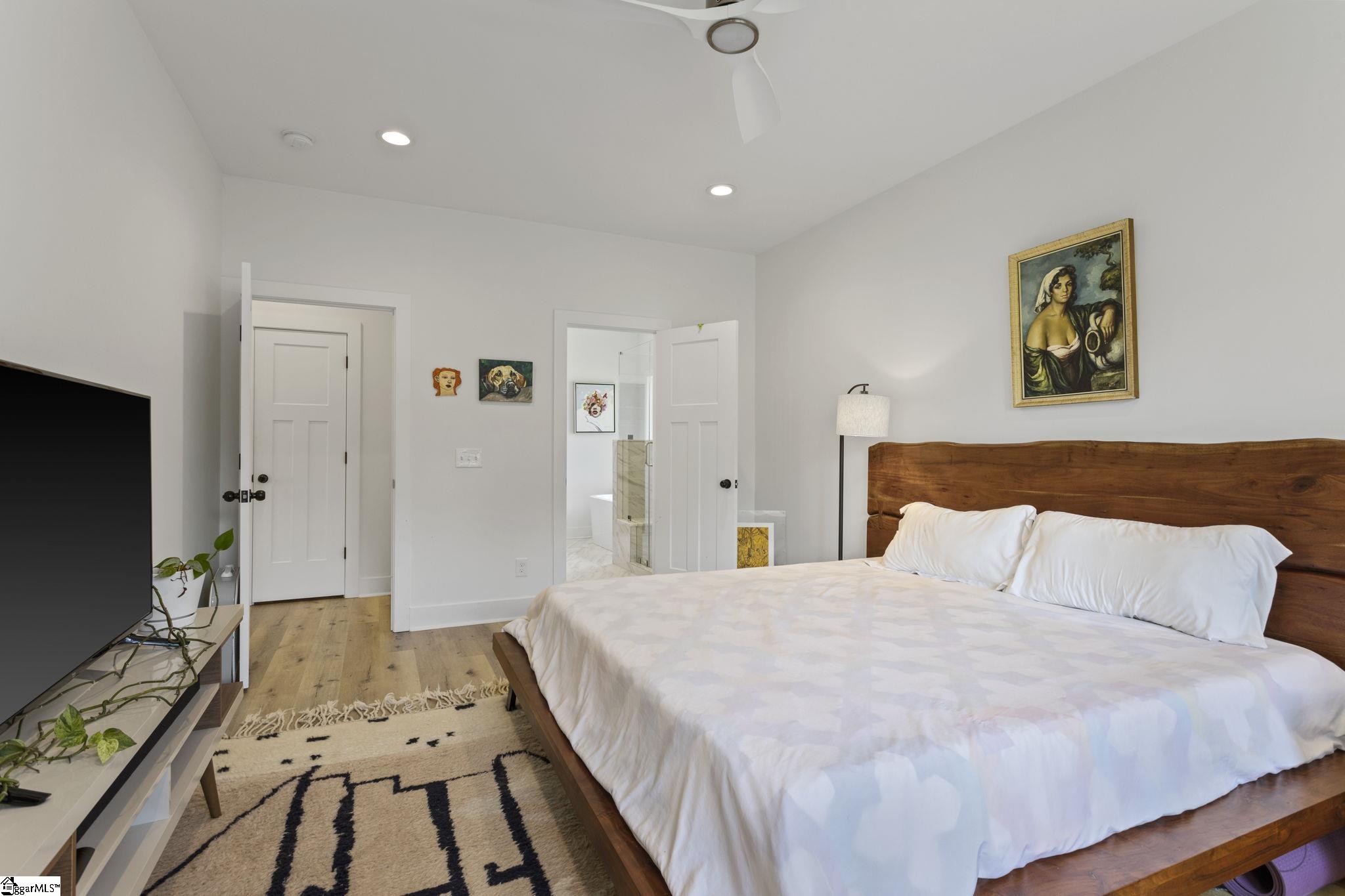 28 N Vance Street Greenville, SC 29611