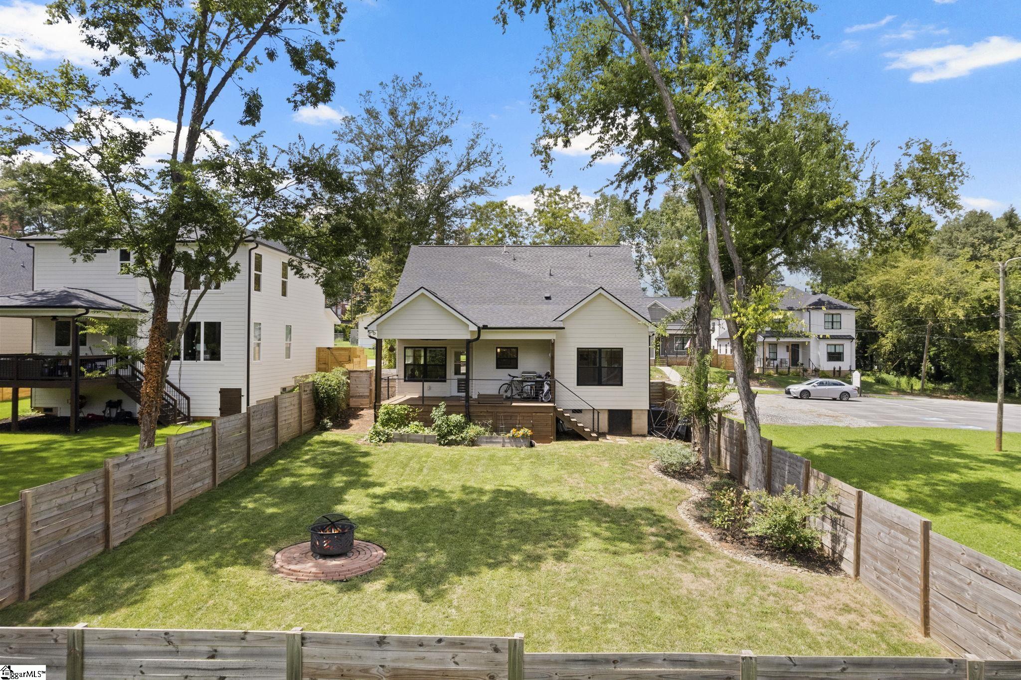 28 N Vance Street Greenville, SC 29611