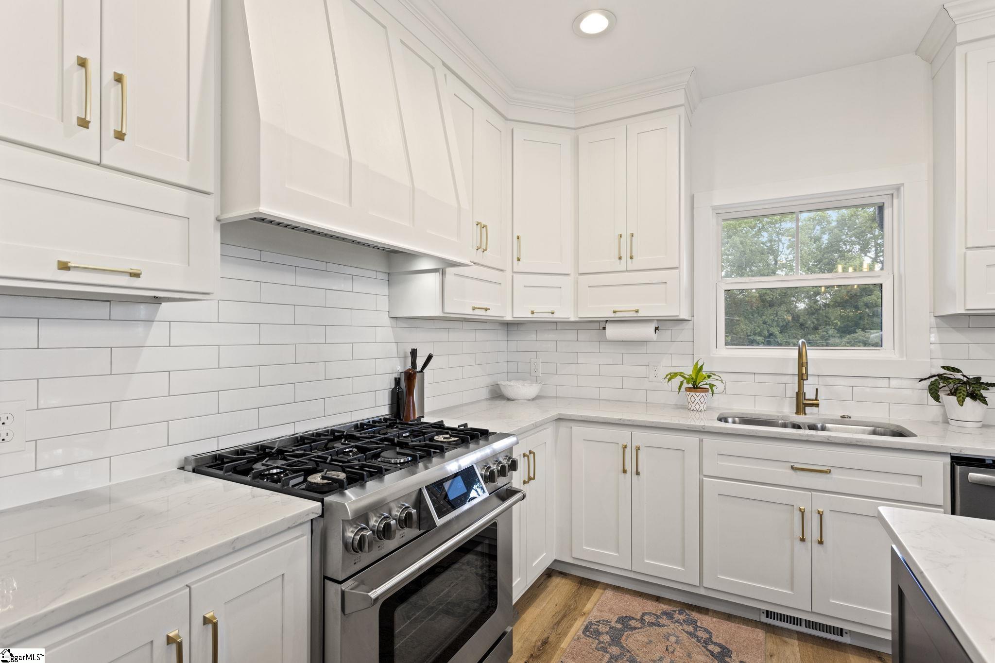 28 N Vance Street Greenville, SC 29611