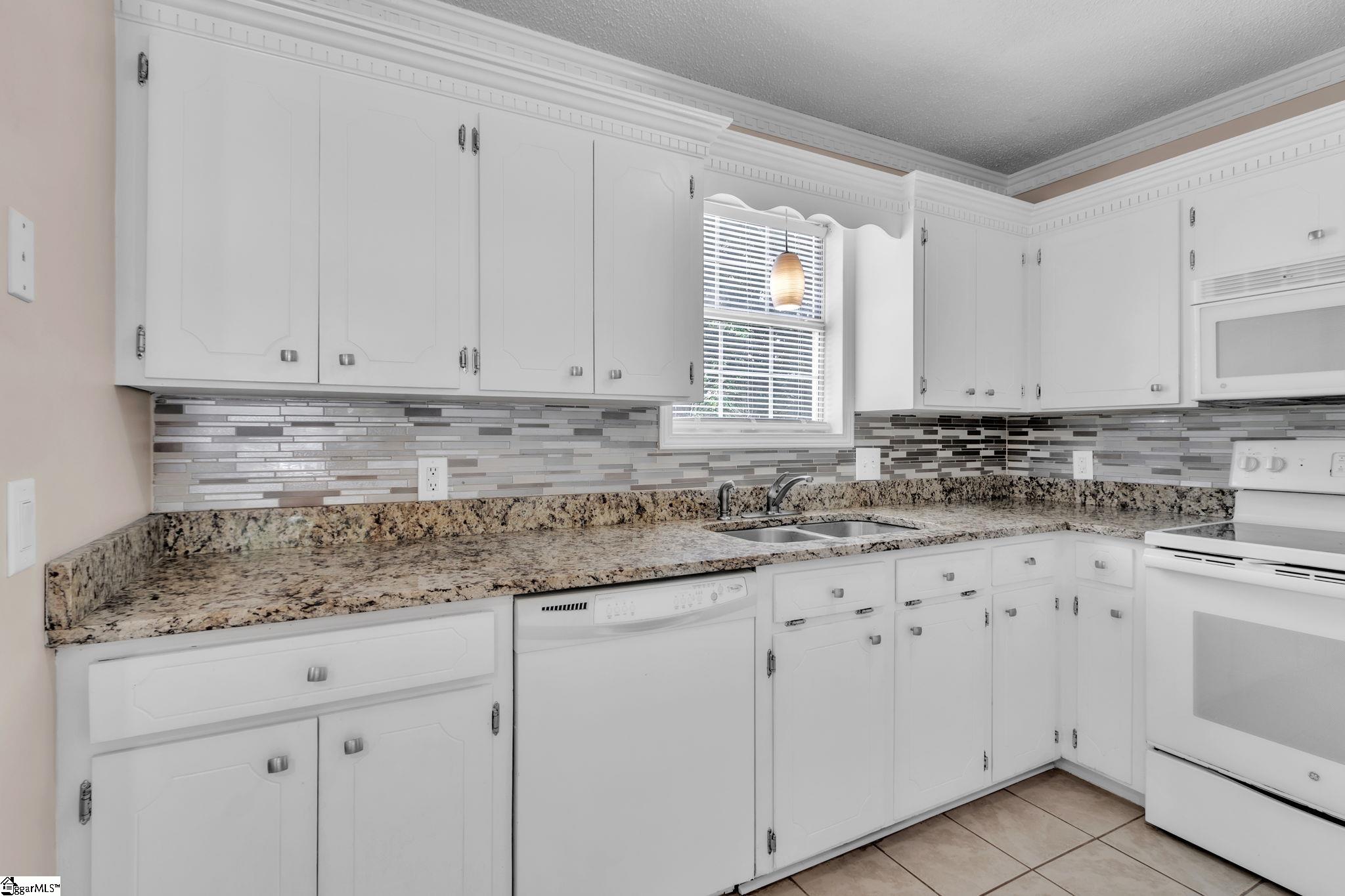 110 Nottingham Lane Easley, SC 29640