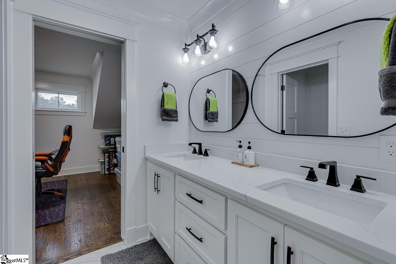 8 Angelo Court Greenville, SC 29607