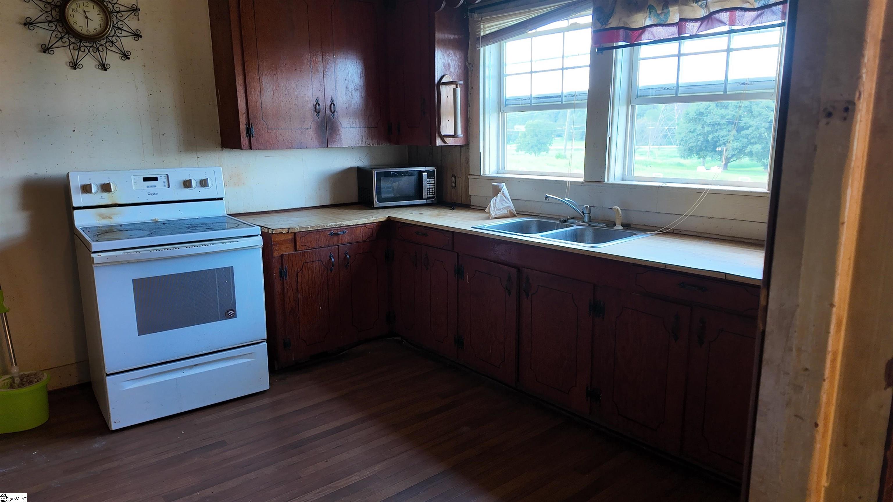 335 Eds Road Blacksburg, SC 29702-839