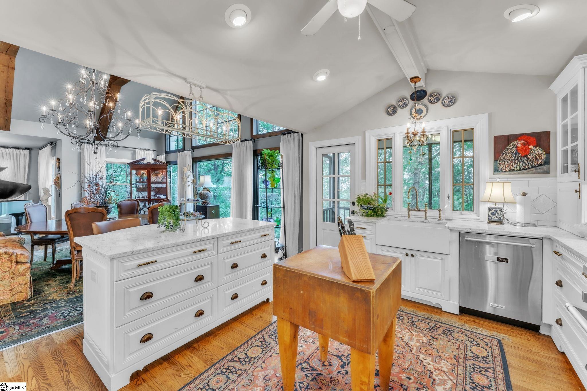 100 Woodhaven Drive Greenville, SC 29609