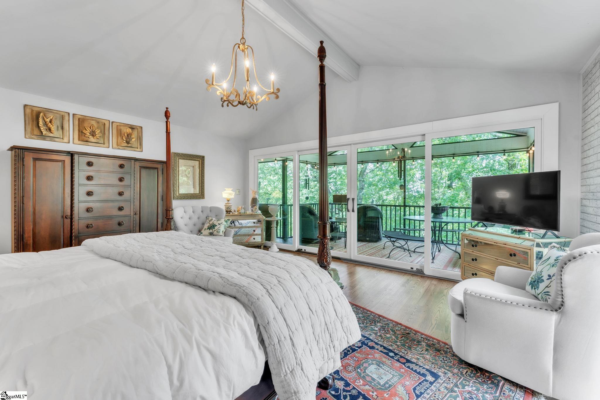 100 Woodhaven Drive Greenville, SC 29609
